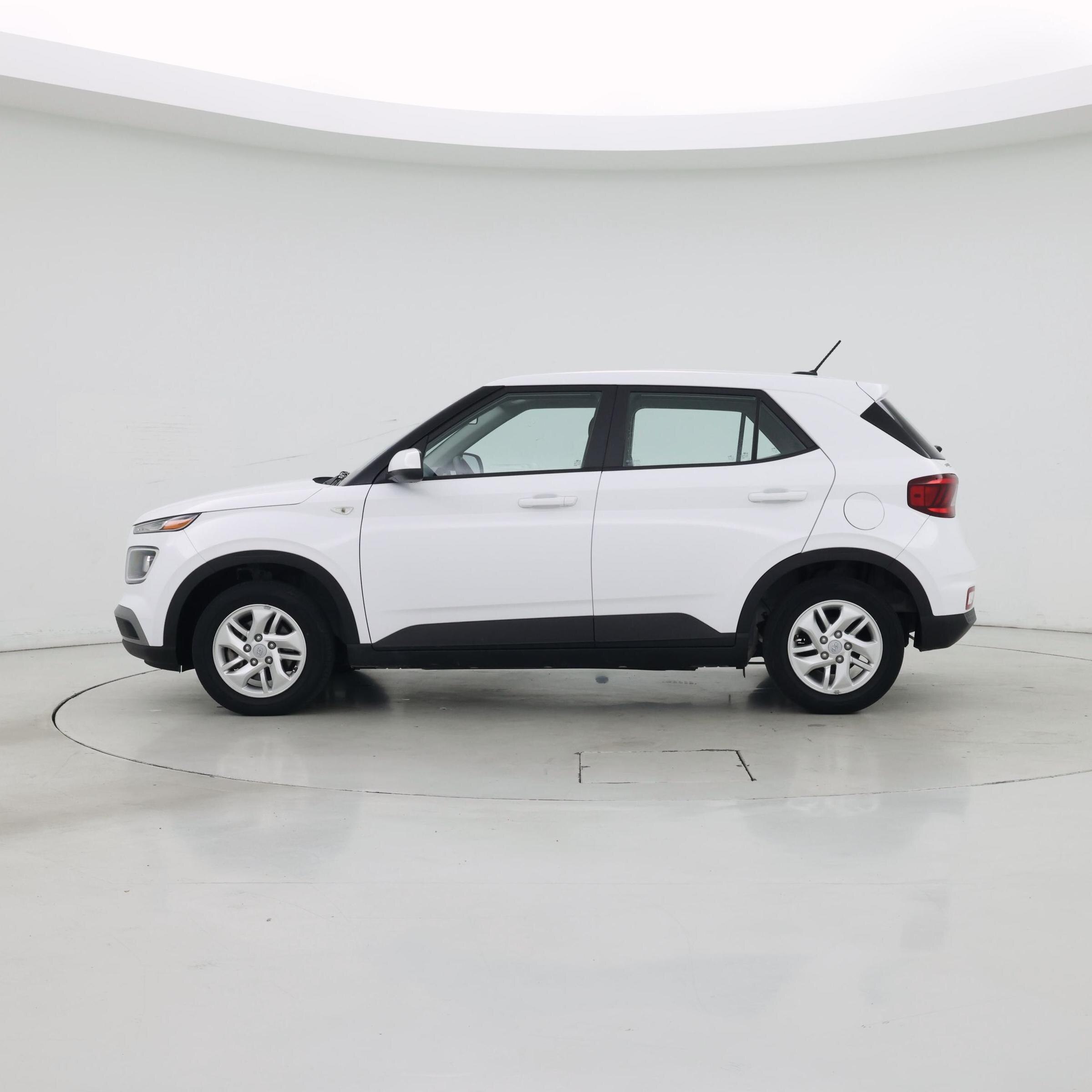 Thumbnail: 2023 Hyundai Venue - 3