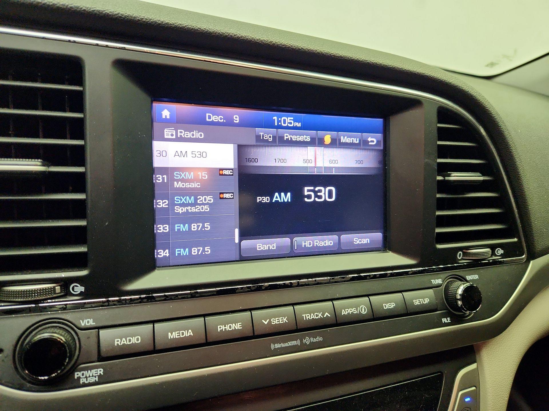 Thumbnail: 2018 Hyundai Elantra - 15