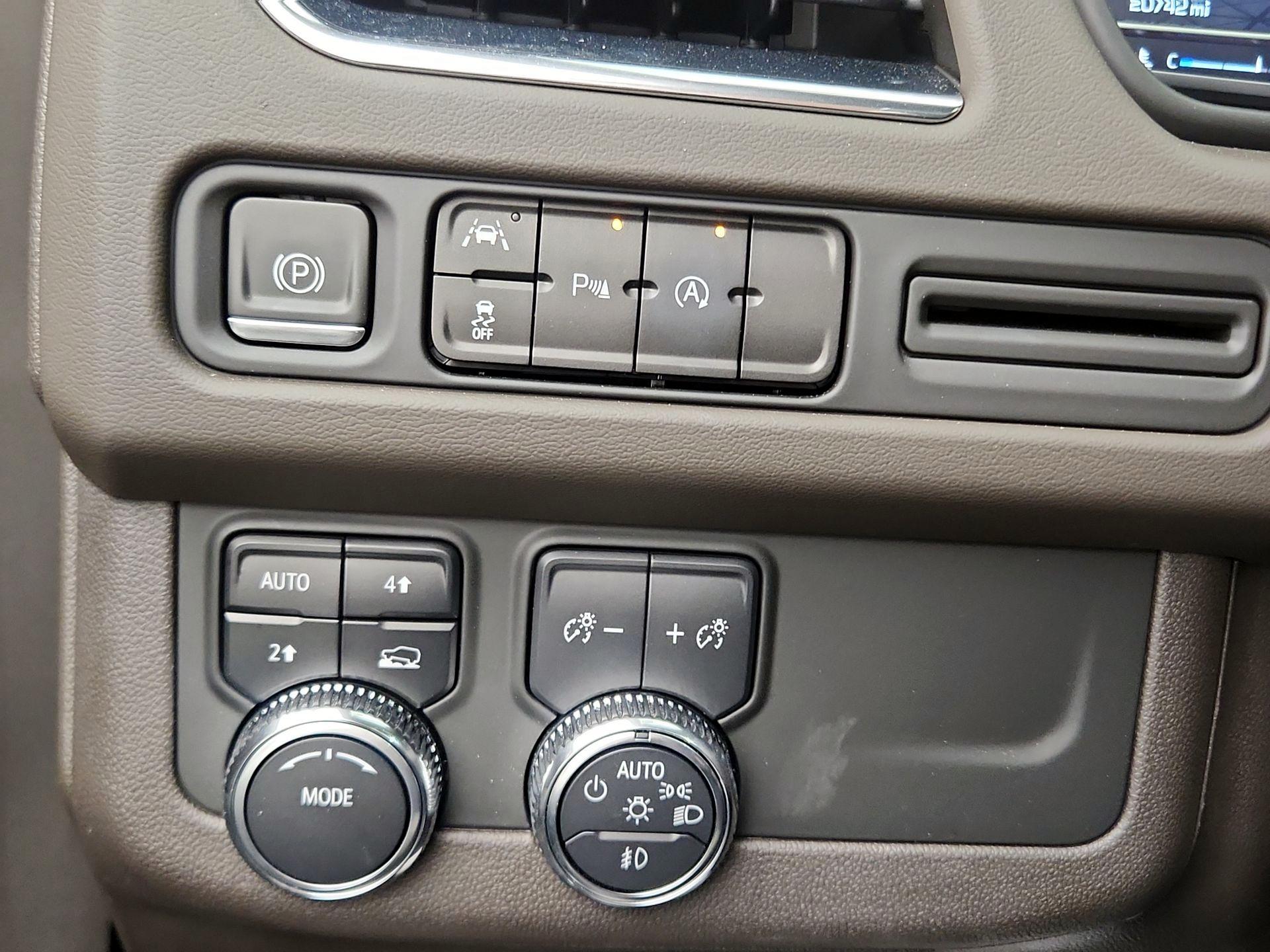 Thumbnail: 2023 GMC Yukon XL - 13