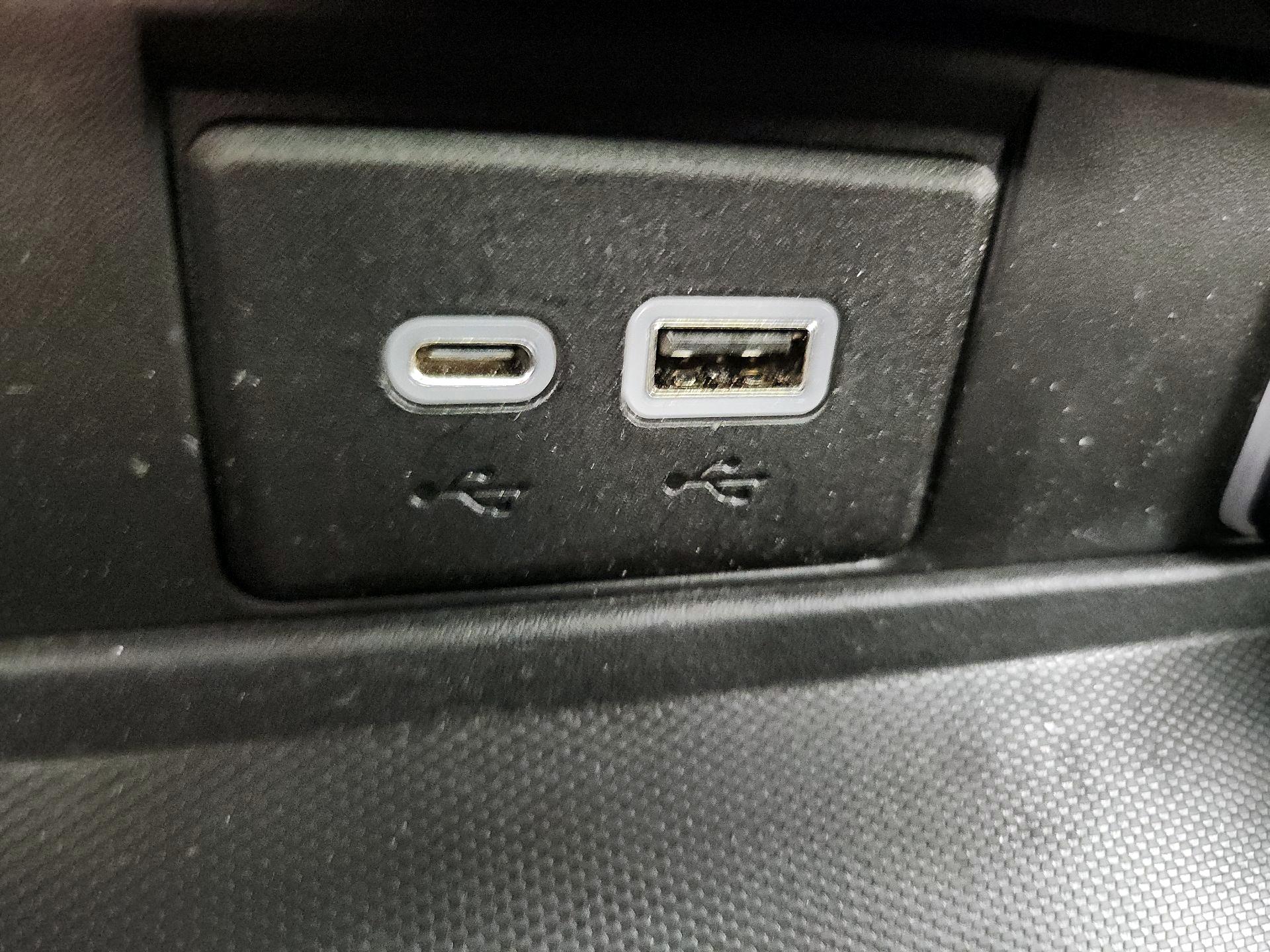 Thumbnail: 2023 GMC Yukon XL - 18