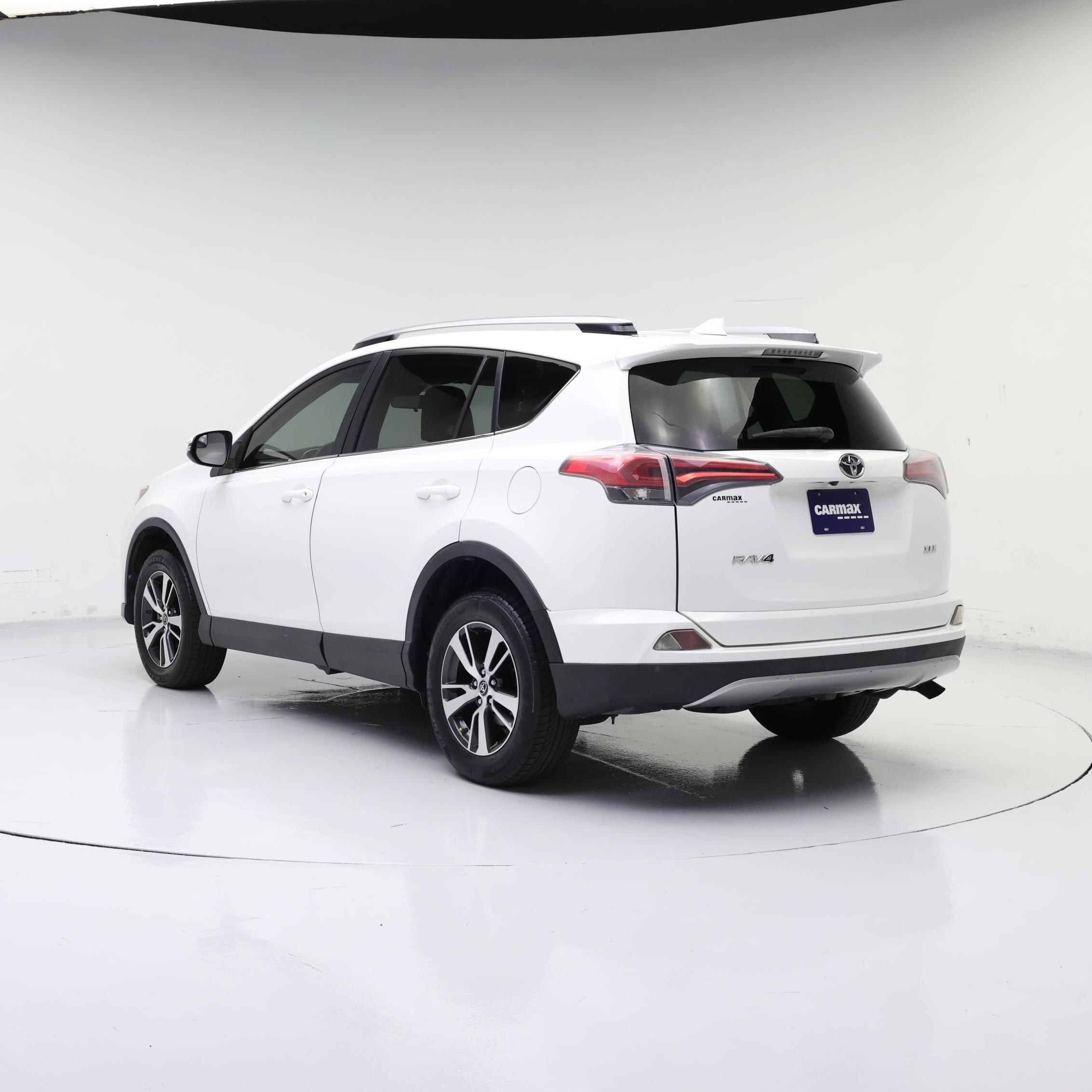 Thumbnail: 2017 Toyota RAV4 - 2