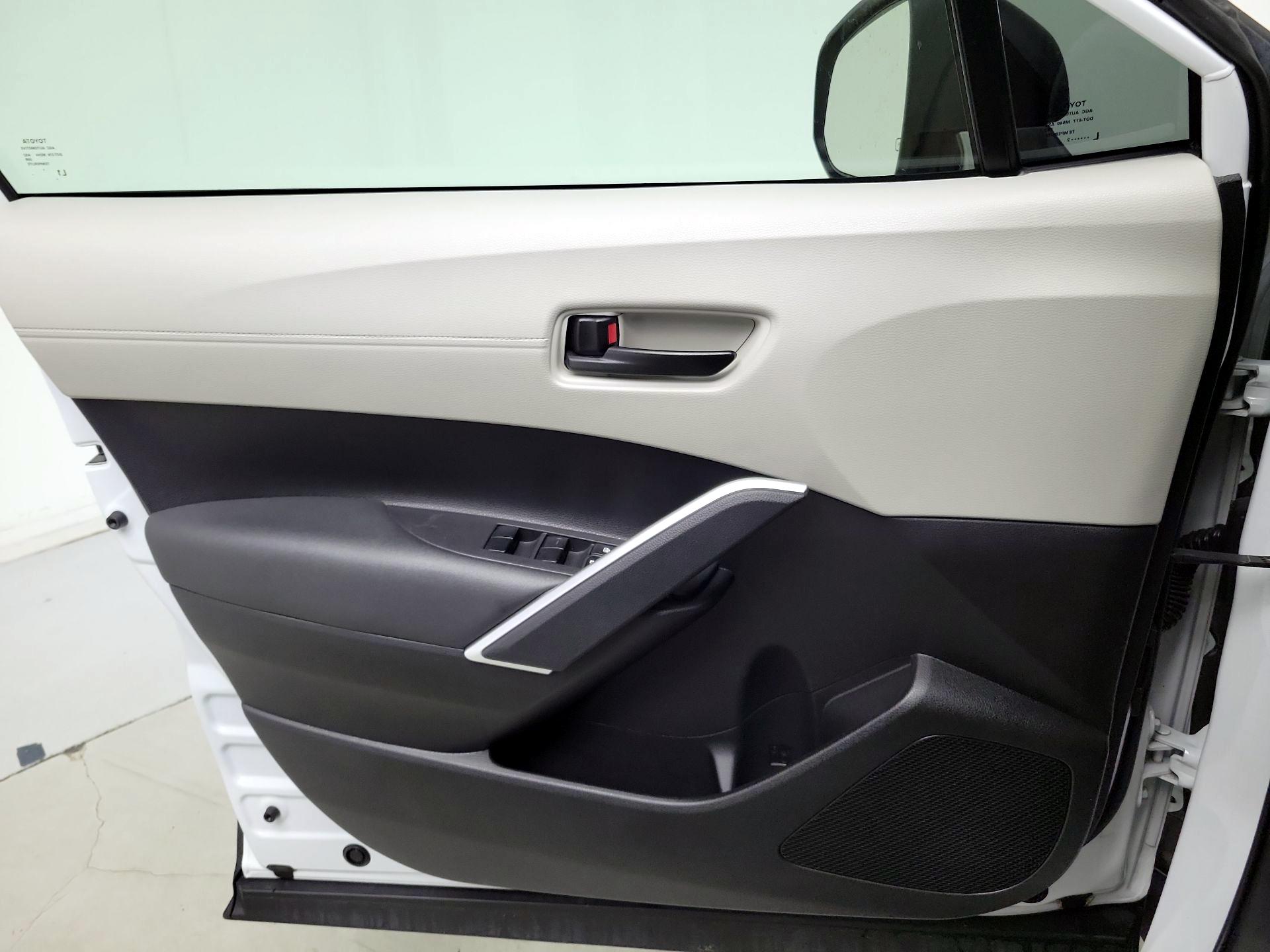 Thumbnail: 2022 Toyota Corolla Cross - 12