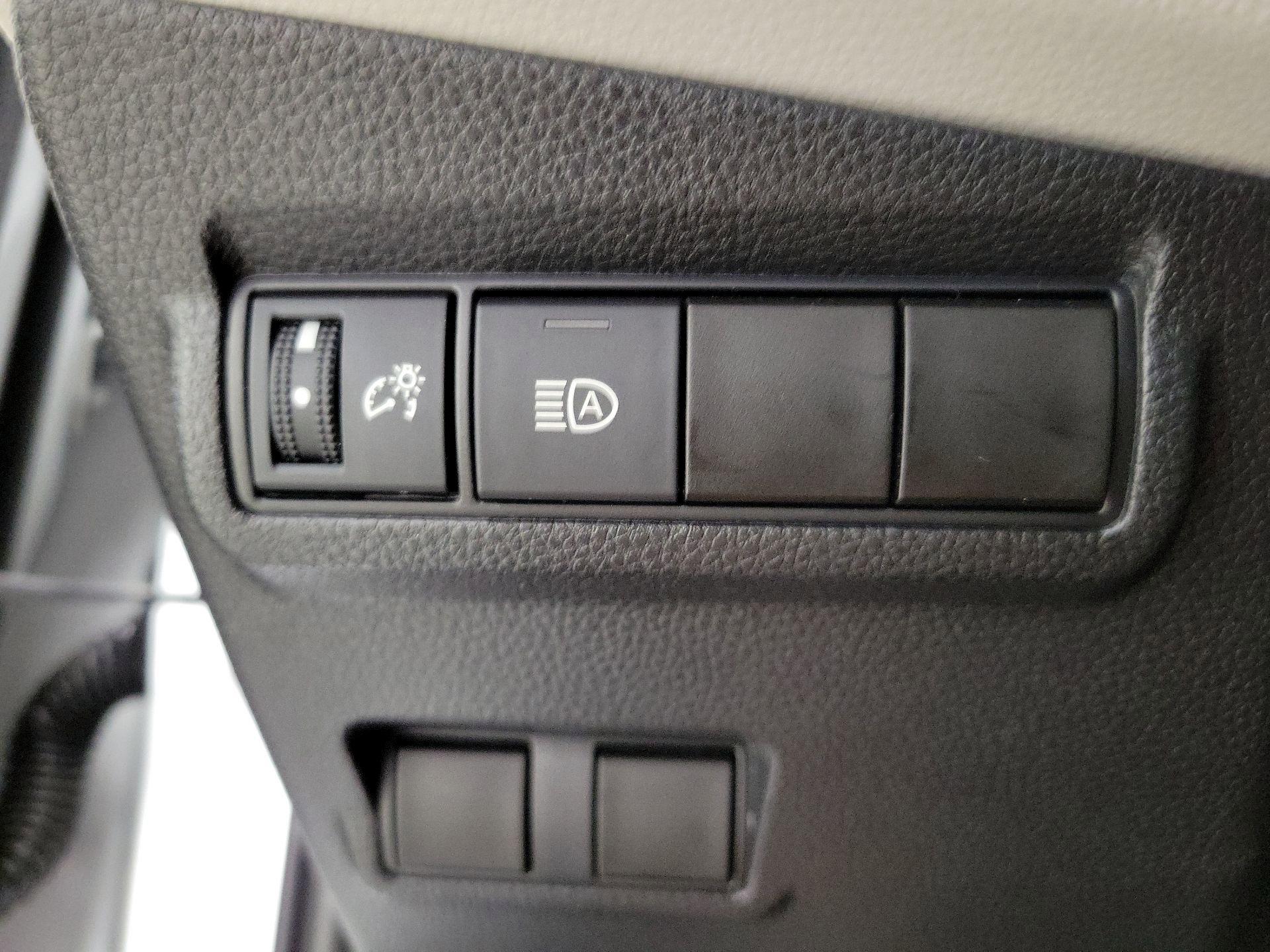 Thumbnail: 2022 Toyota Corolla Cross - 13