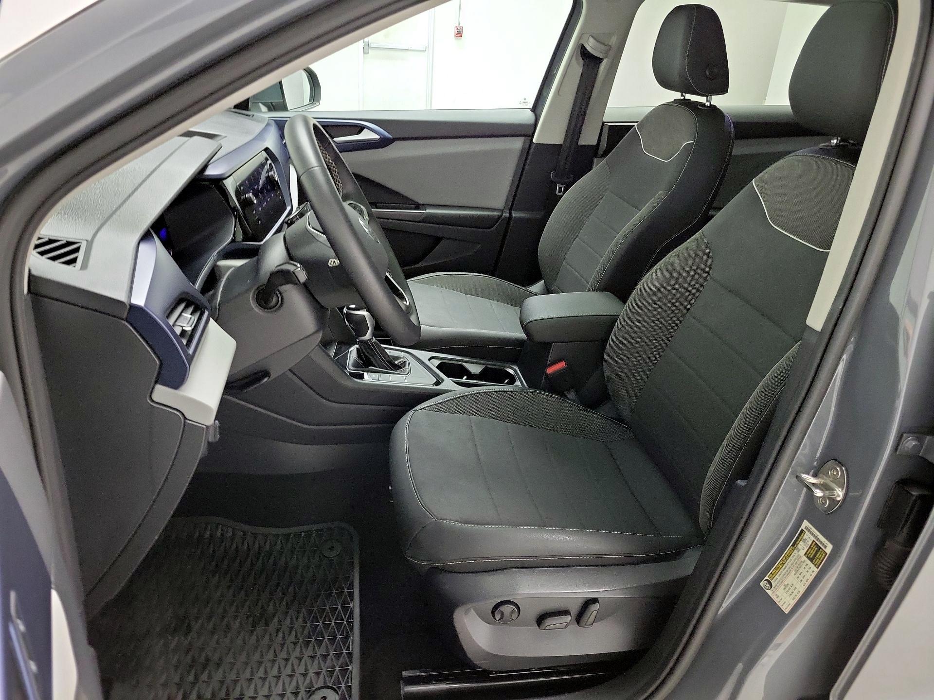 Thumbnail: 2023 Volkswagen Taos - 11