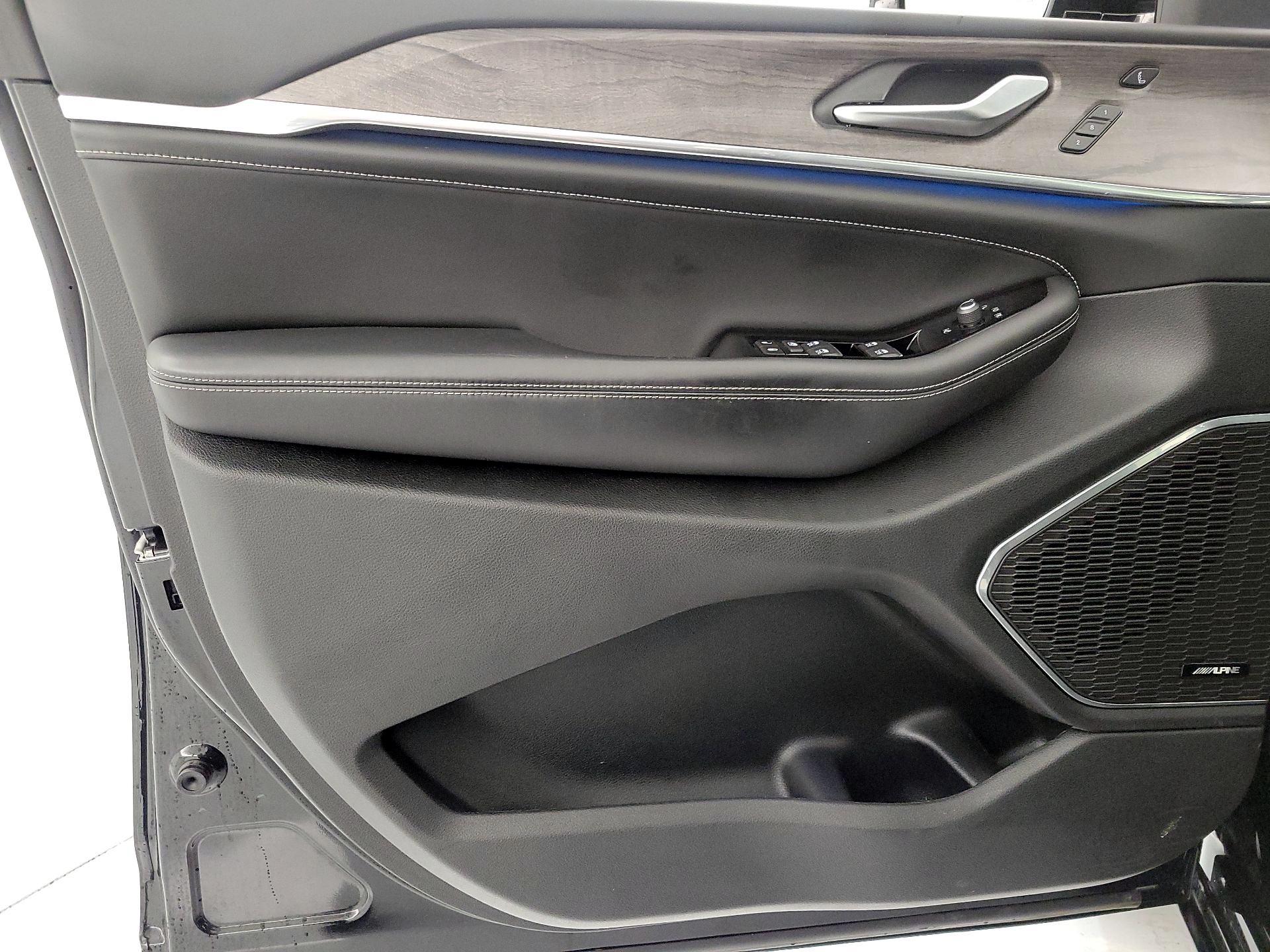 Thumbnail: 2023 Jeep Grand Cherokee - 12