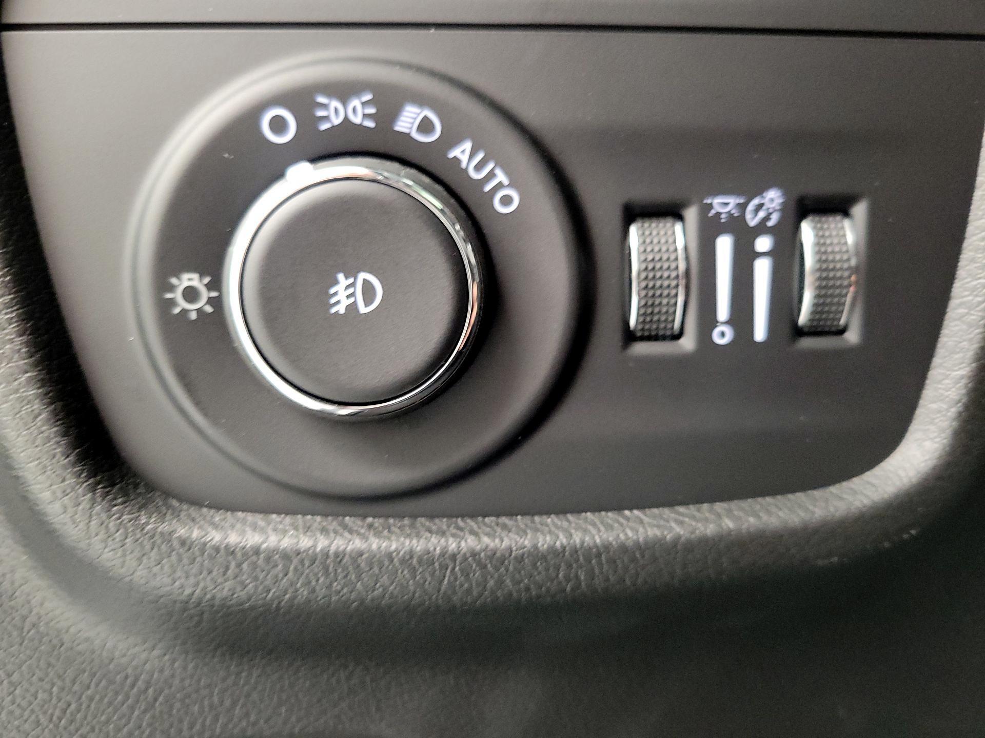 Thumbnail: 2023 Jeep Grand Cherokee - 13