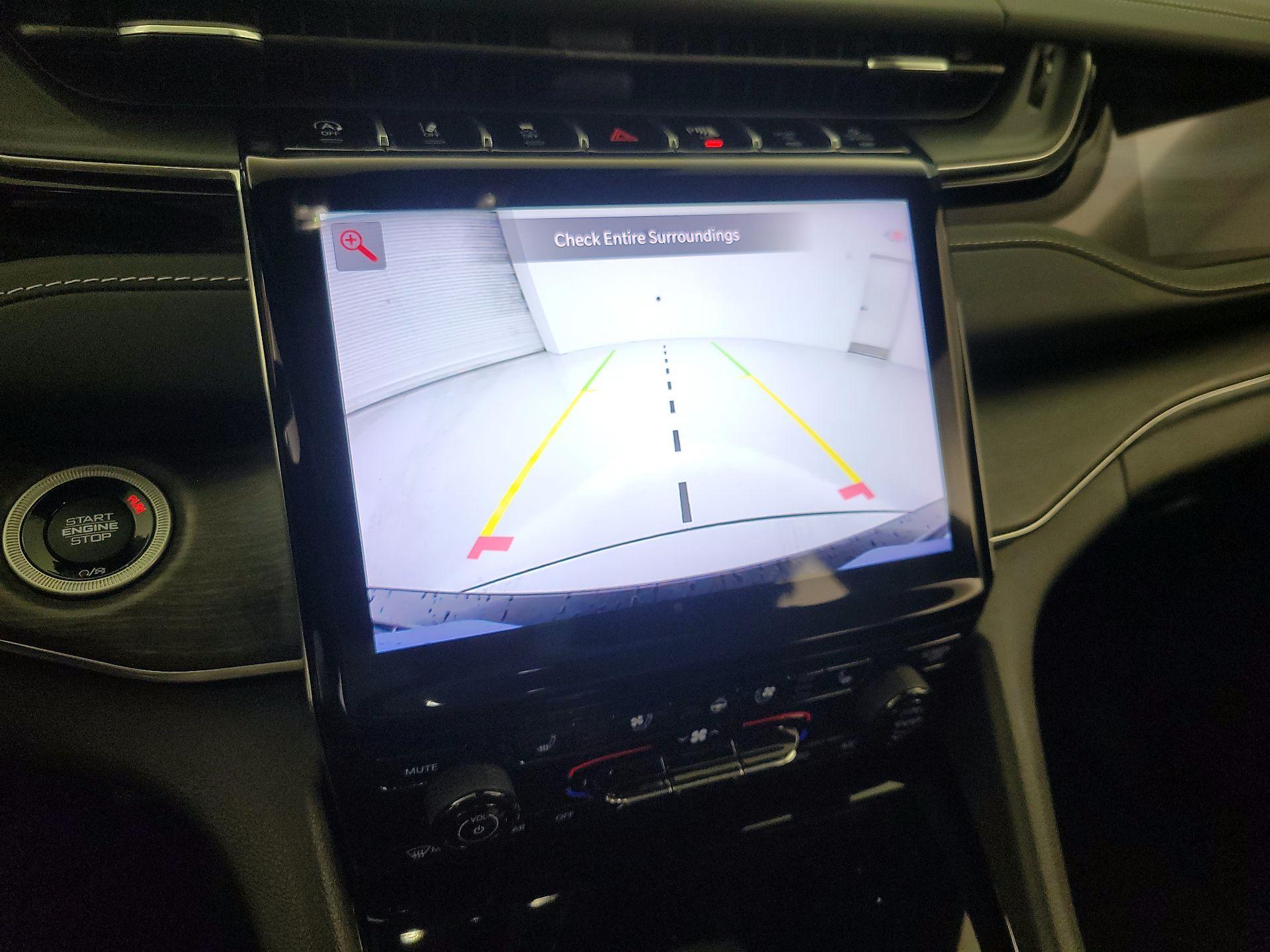 Thumbnail: 2023 Jeep Grand Cherokee - 15