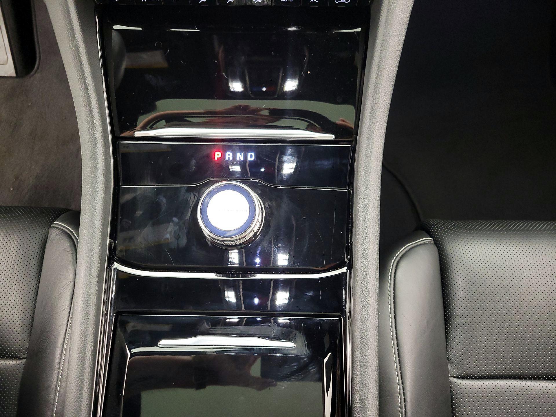 Thumbnail: 2023 Jeep Grand Cherokee - 18