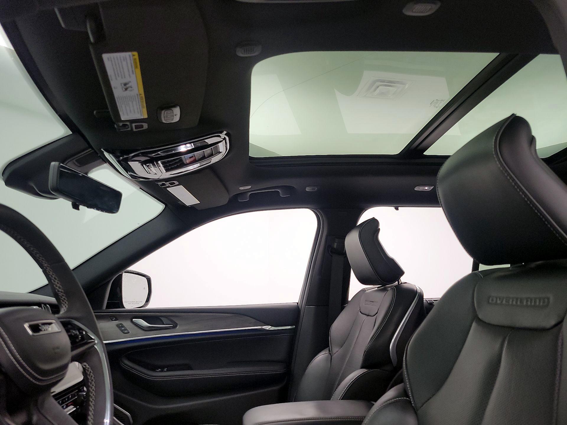 Thumbnail: 2023 Jeep Grand Cherokee - 20