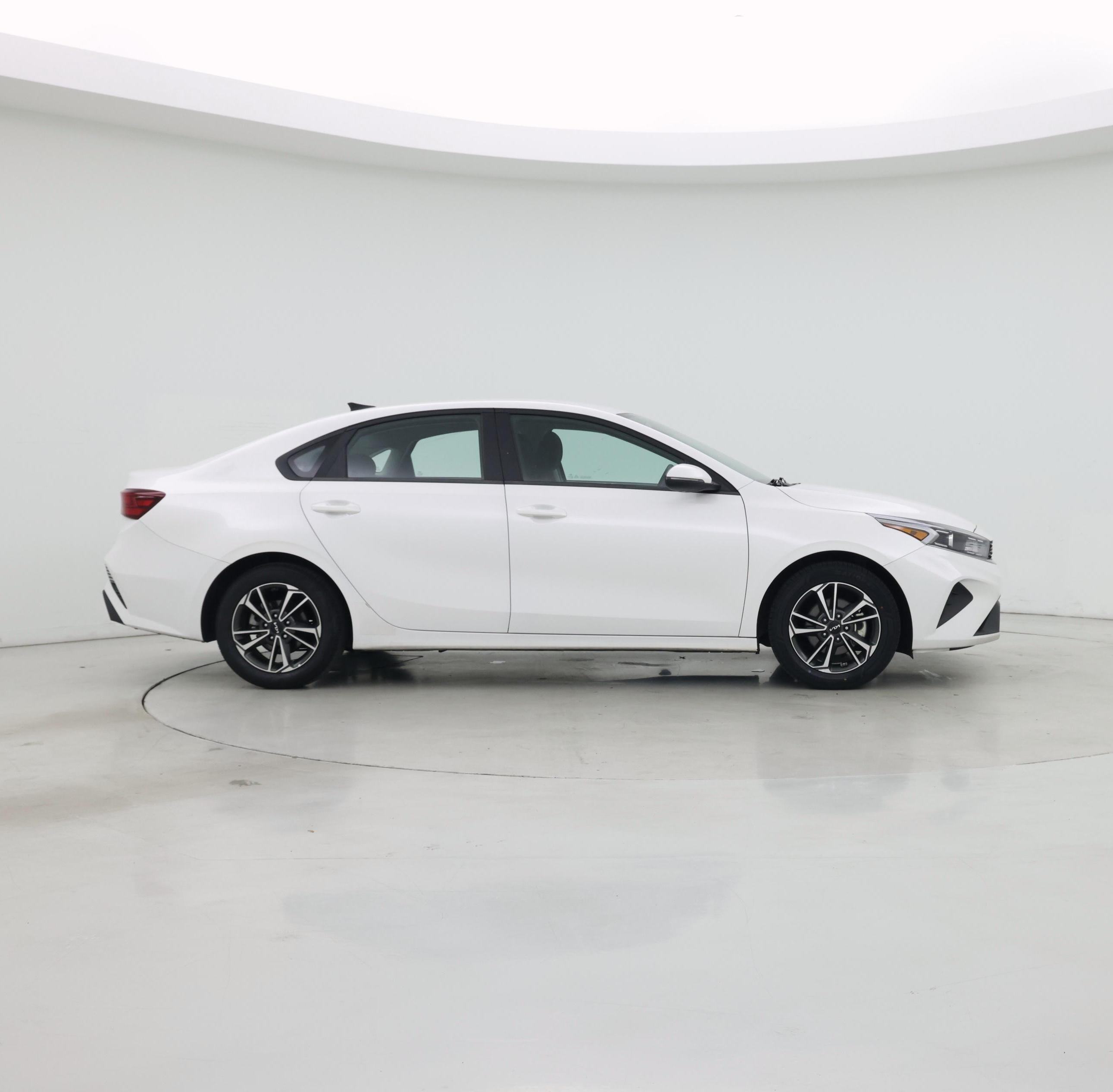 Thumbnail: 2024 Kia Forte - 7