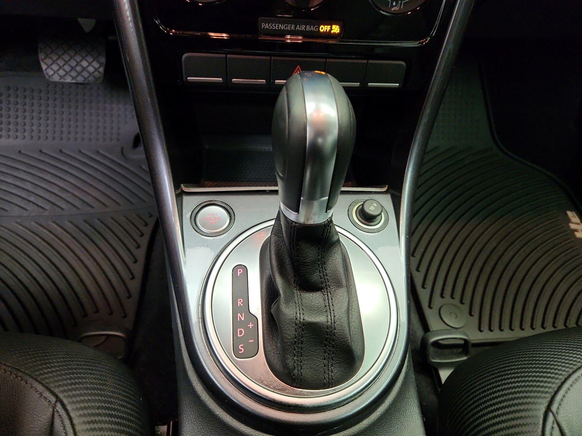 Thumbnail: 2018 Volkswagen Beetle - 17