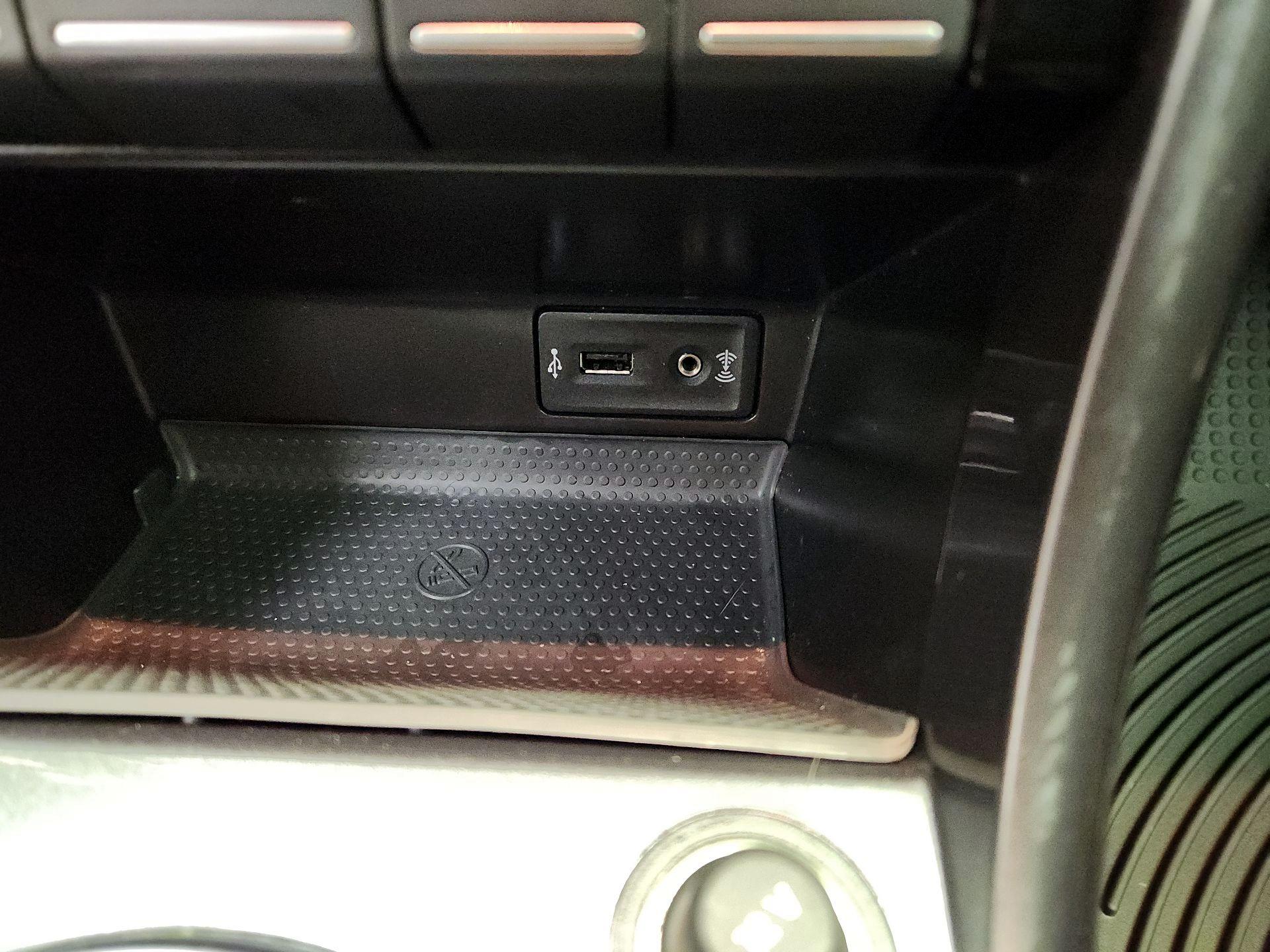 Thumbnail: 2018 Volkswagen Beetle - 18