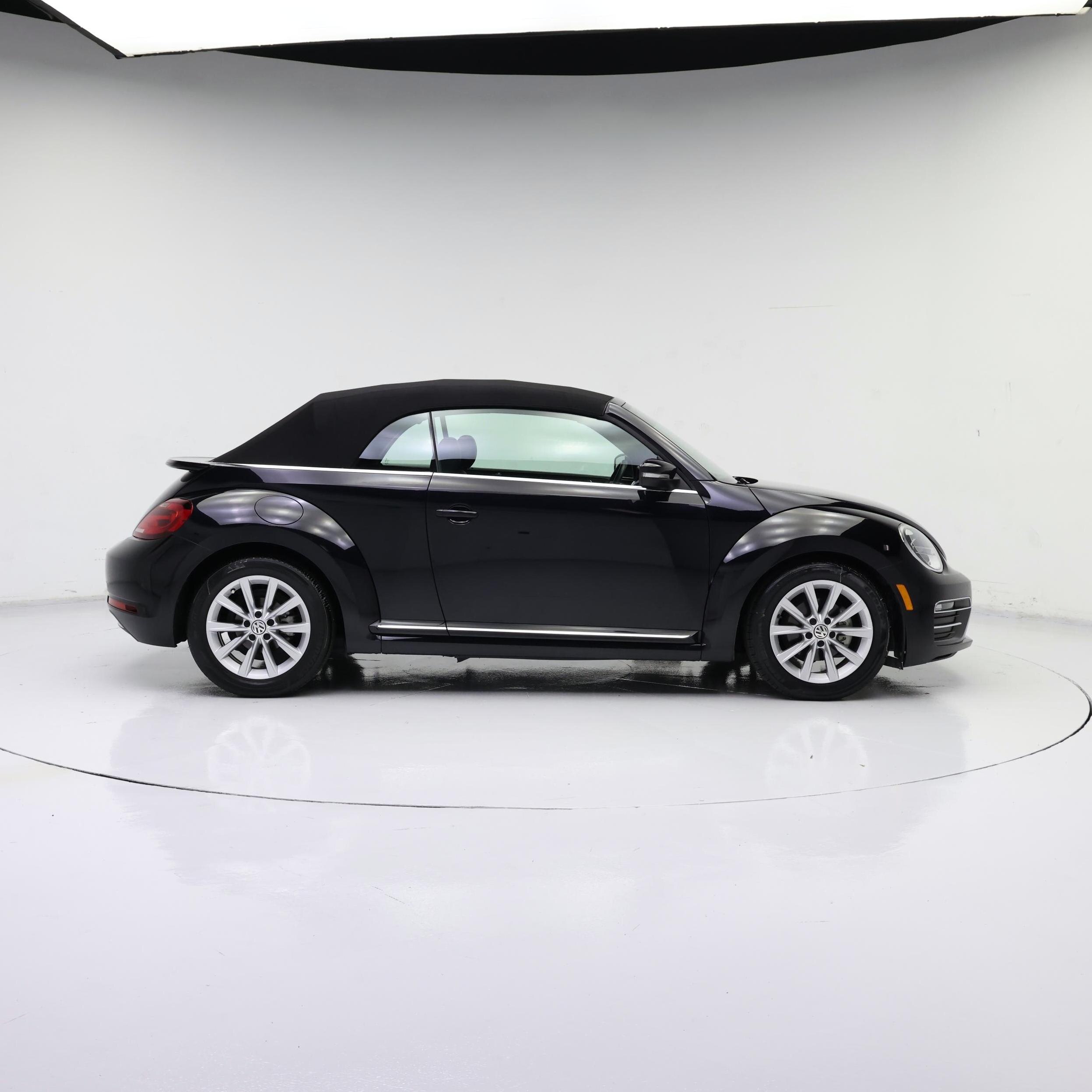 Thumbnail: 2018 Volkswagen Beetle - 7
