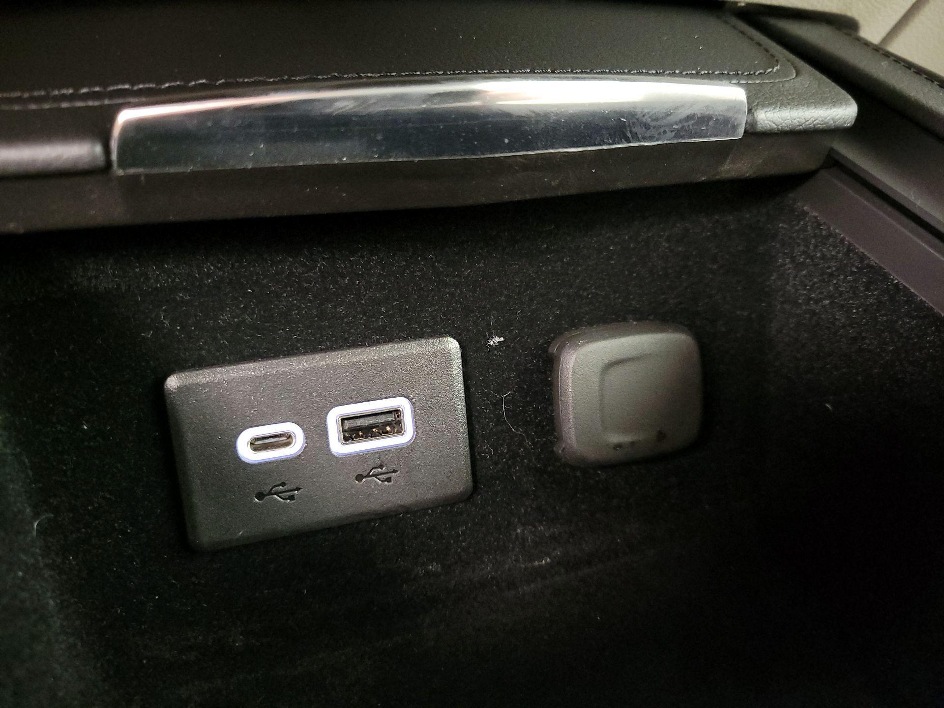 Thumbnail: 2023 Cadillac XT4 - 18