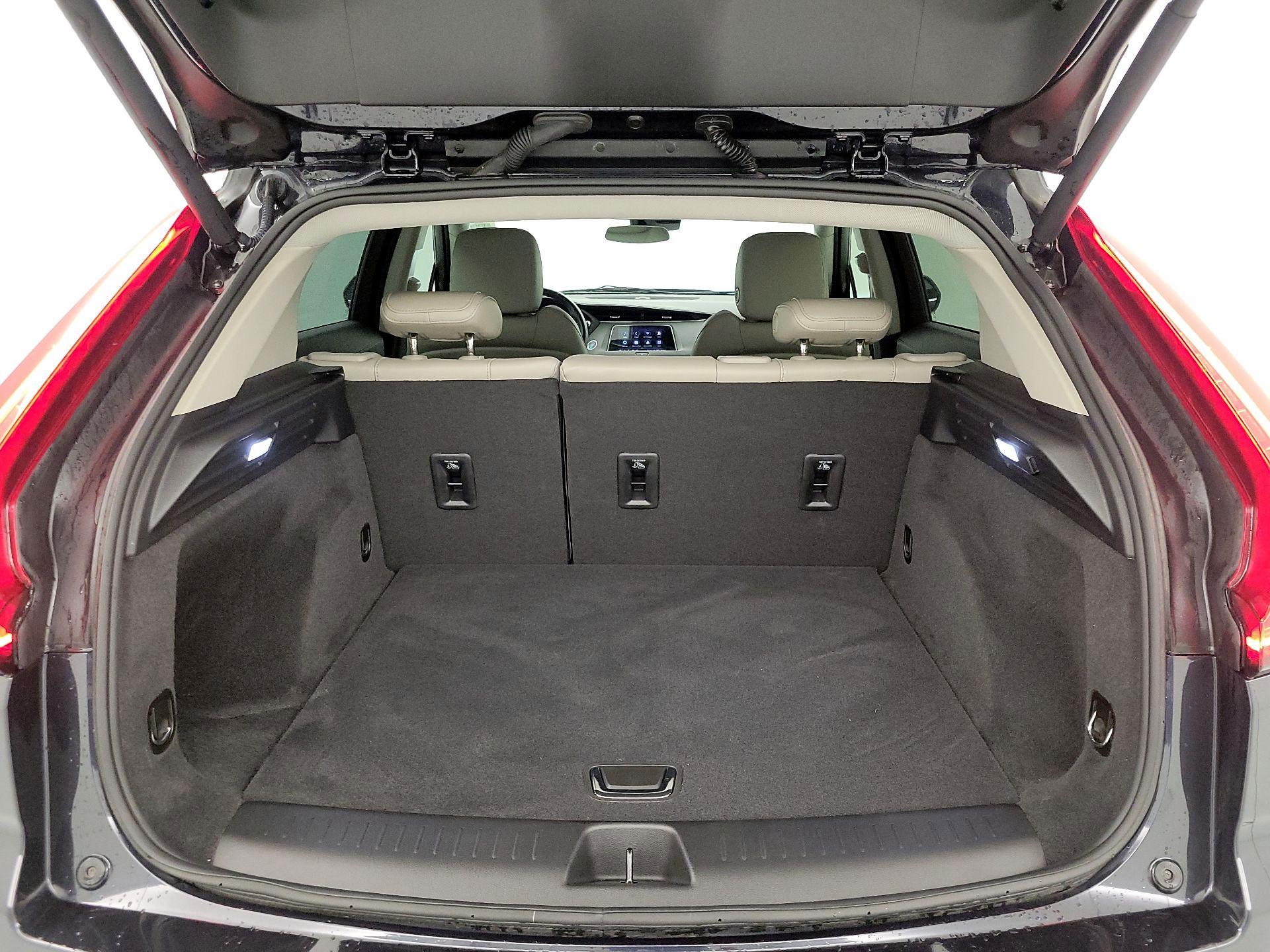 Thumbnail: 2023 Cadillac XT4 - 20