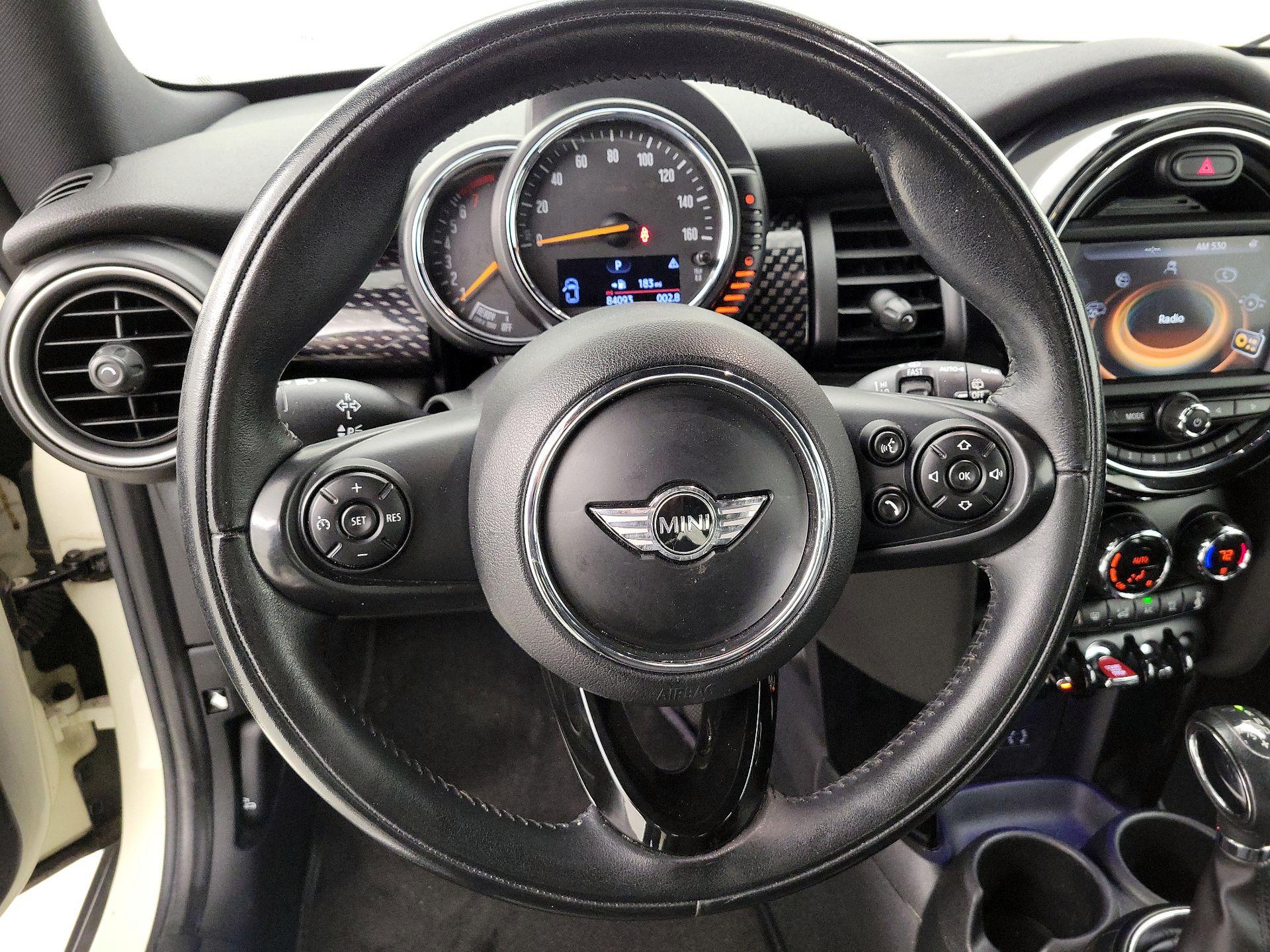Thumbnail: 2015 MINI Cooper Hardtop - 10