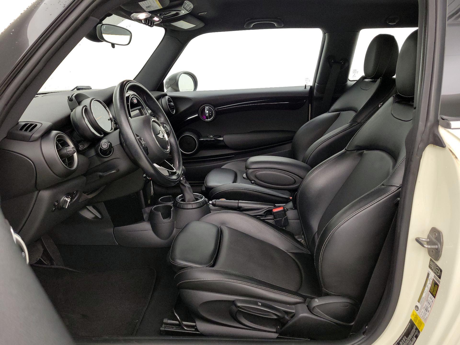 Thumbnail: 2015 MINI Cooper Hardtop - 11