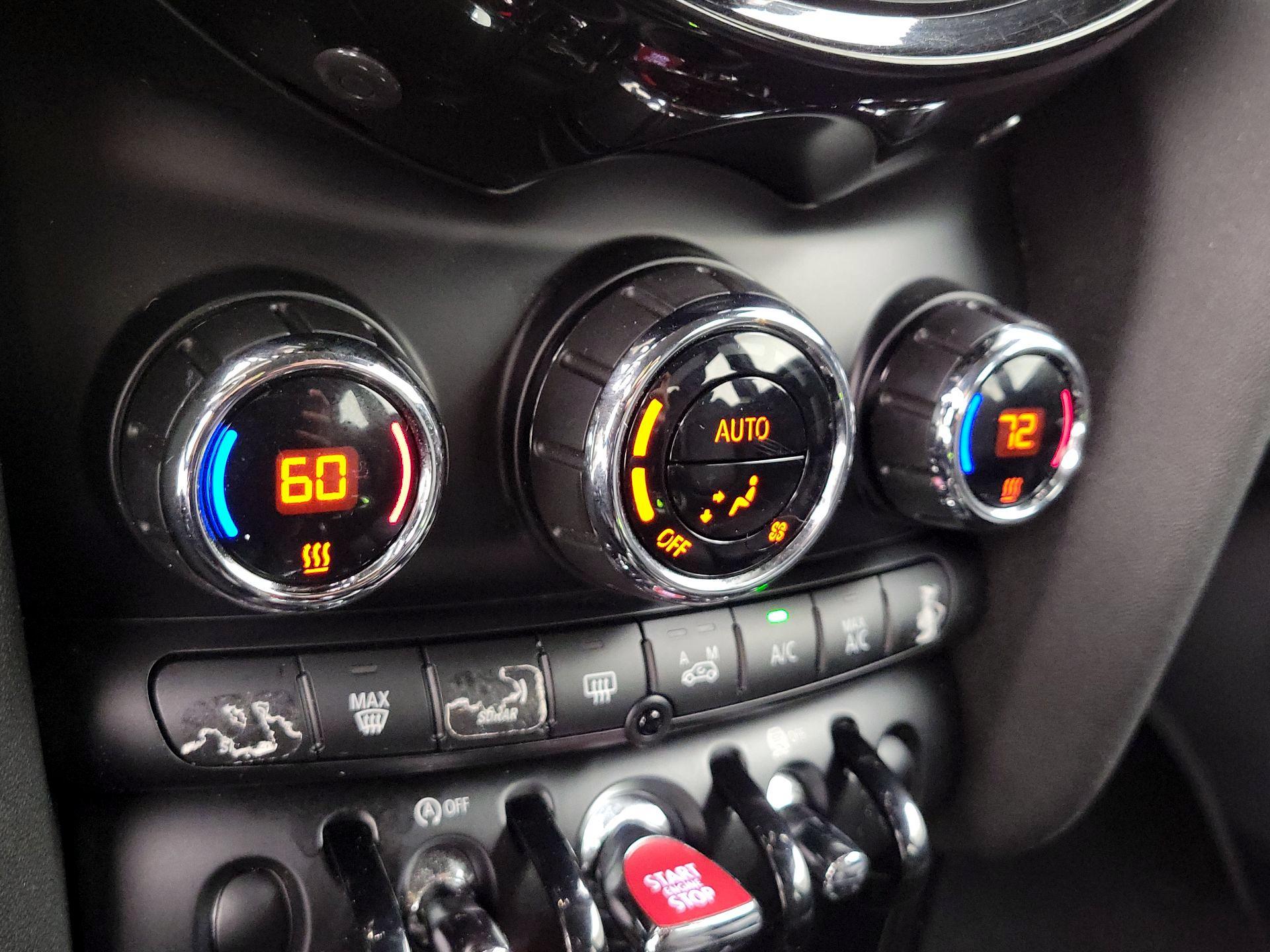 Thumbnail: 2015 MINI Cooper Hardtop - 15