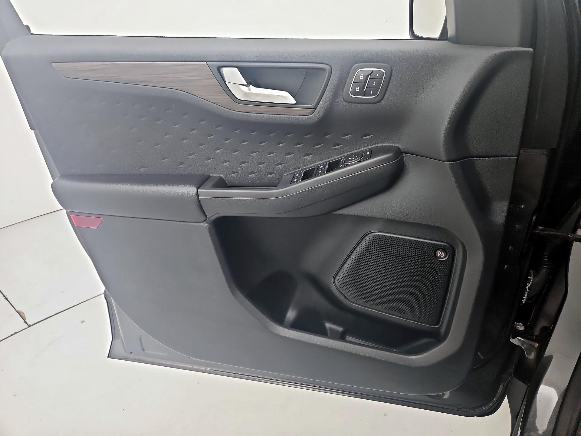 Thumbnail: 2020 Ford Escape - 12