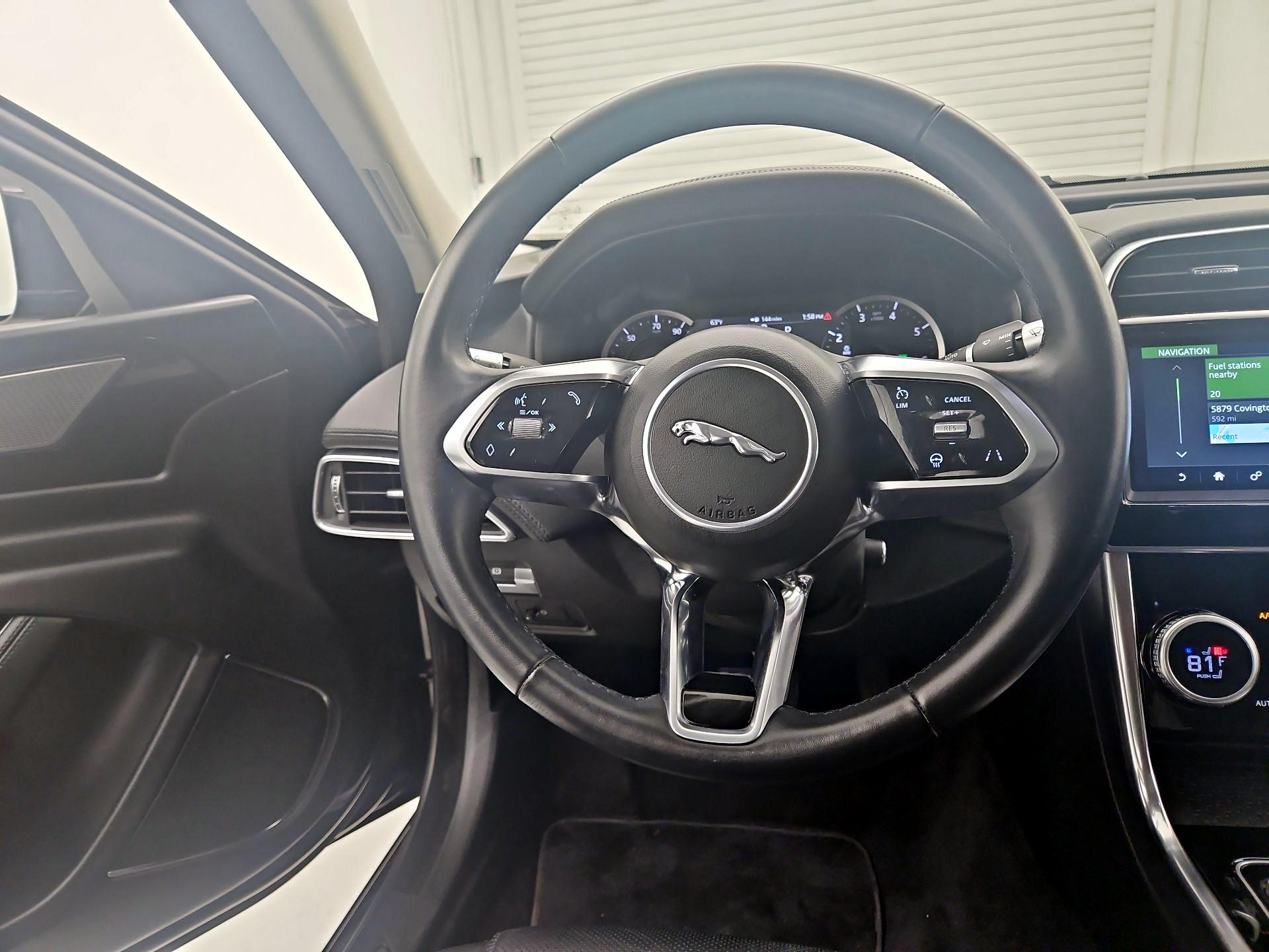 Thumbnail: 2020 Jaguar XE - 10