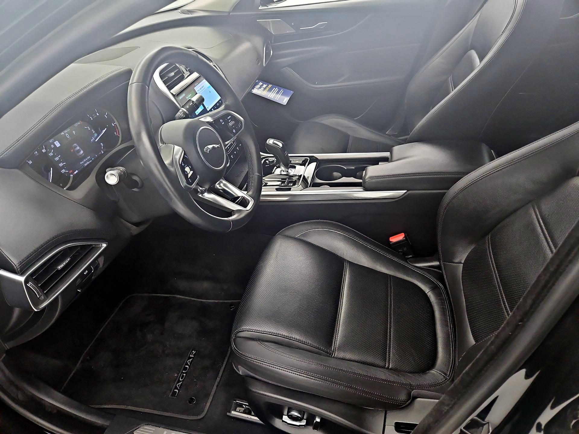 Thumbnail: 2020 Jaguar XE - 11