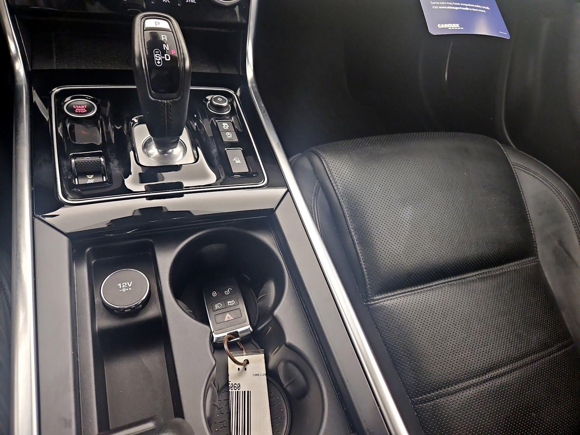 Thumbnail: 2020 Jaguar XE - 18