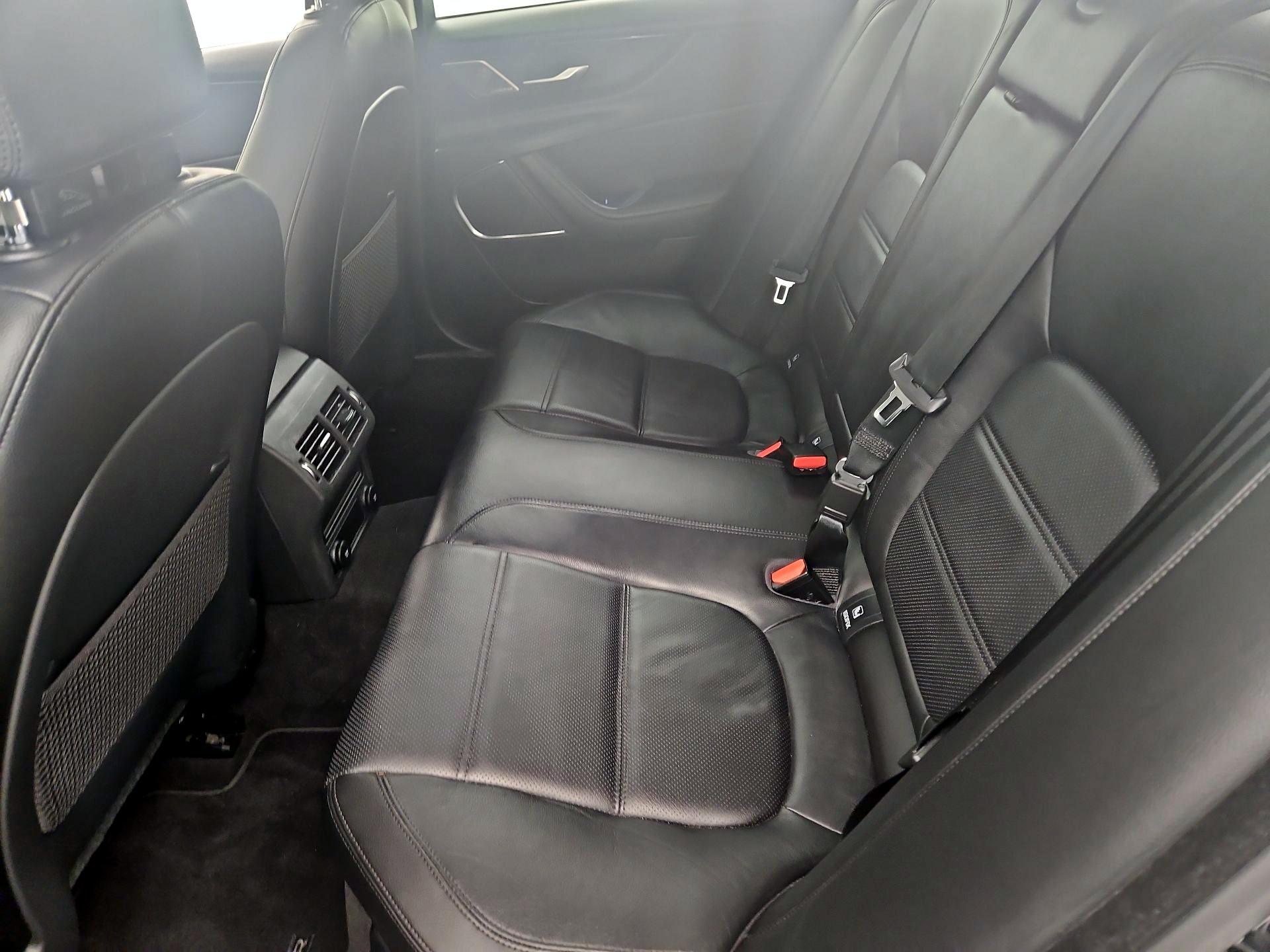 Thumbnail: 2020 Jaguar XE - 20