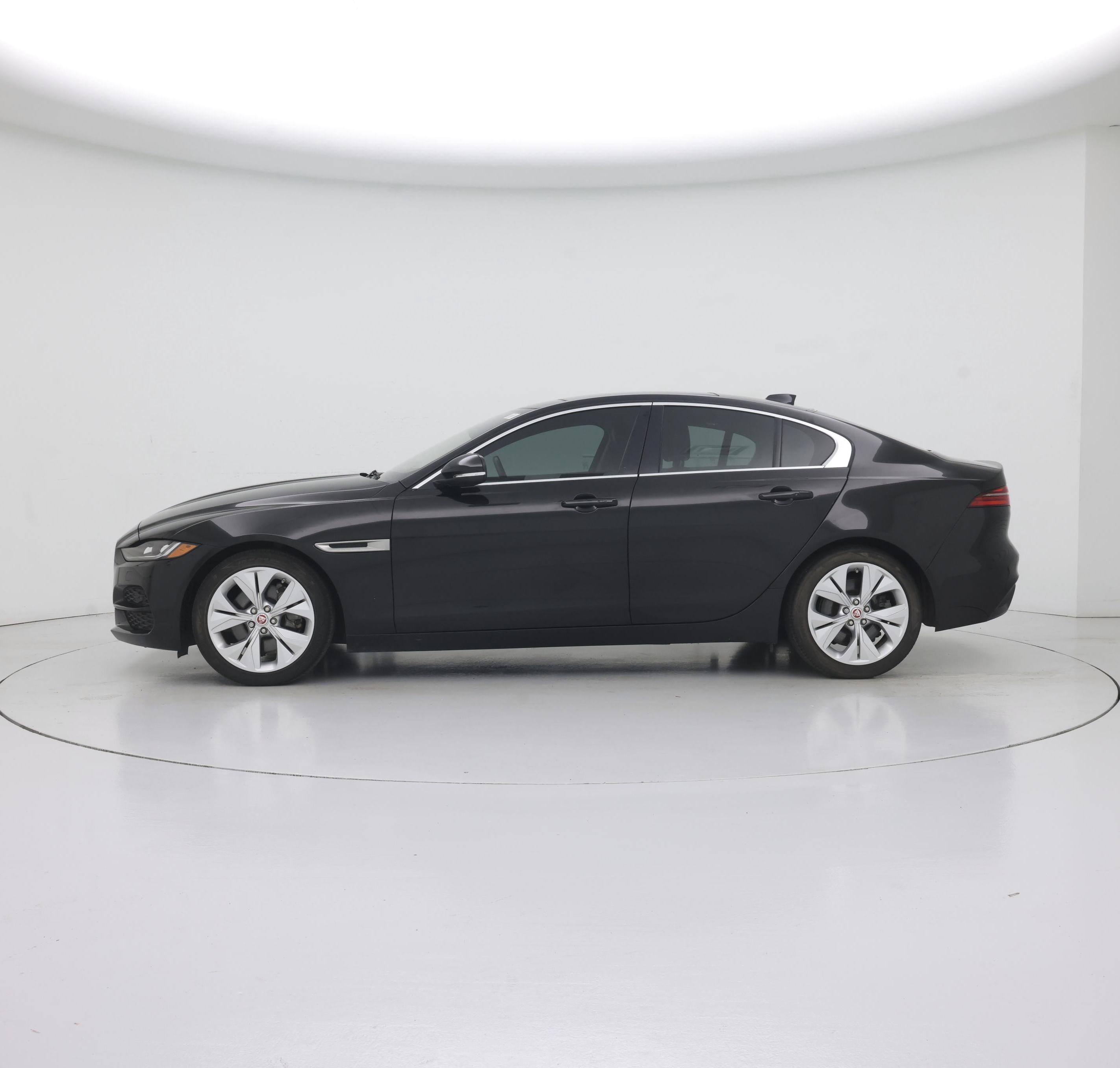 Thumbnail: 2020 Jaguar XE - 3