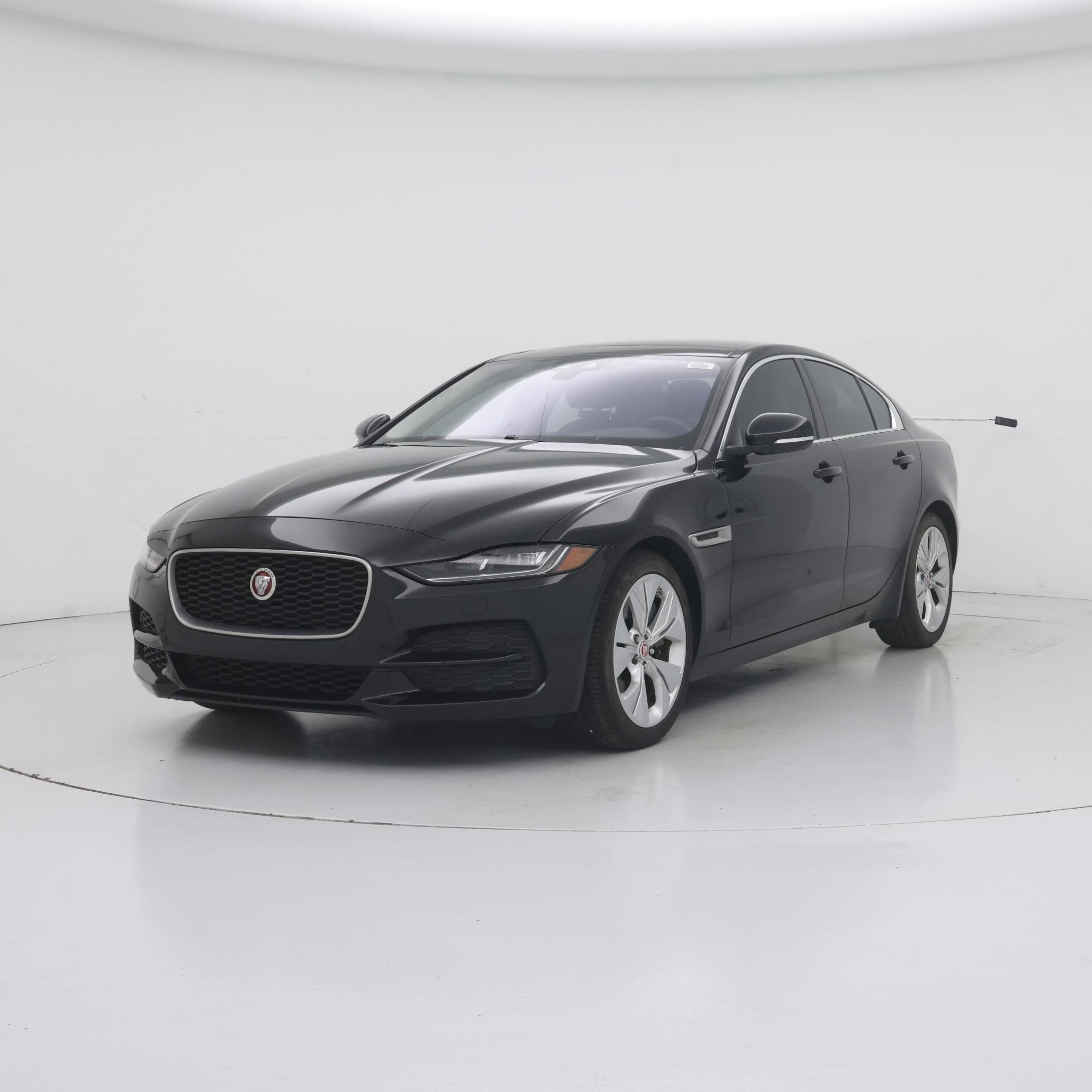 Thumbnail: 2020 Jaguar XE - 4
