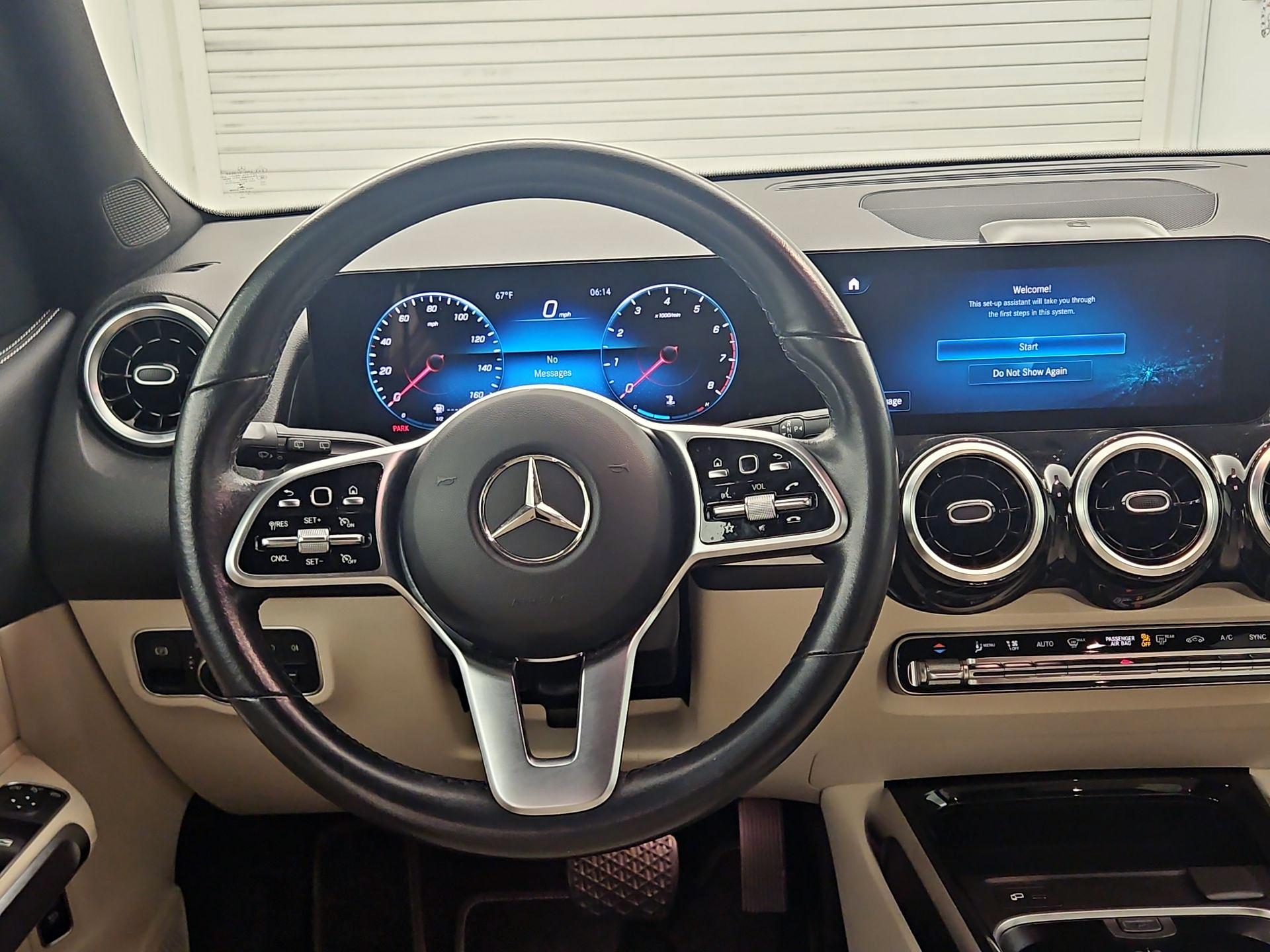 Thumbnail: 2022 Mercedes-Benz GLB - 10