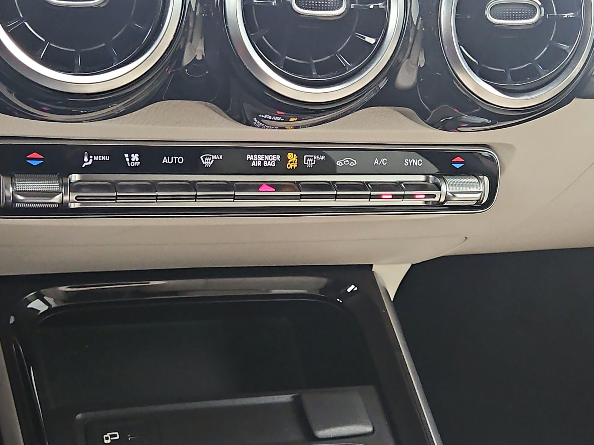 Thumbnail: 2022 Mercedes-Benz GLB - 16