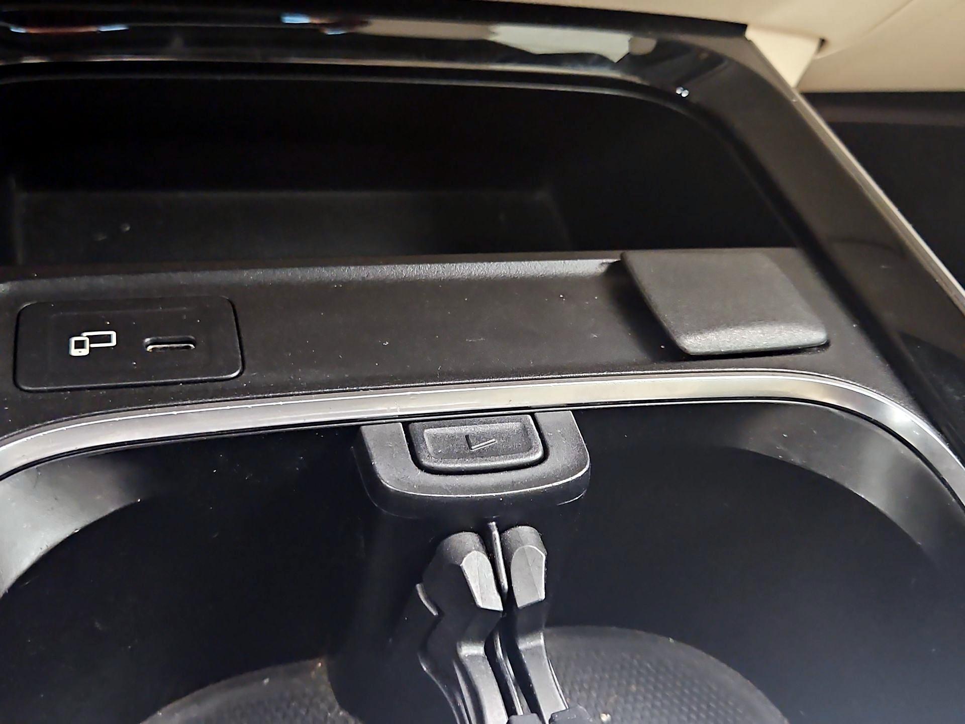 Thumbnail: 2022 Mercedes-Benz GLB - 18