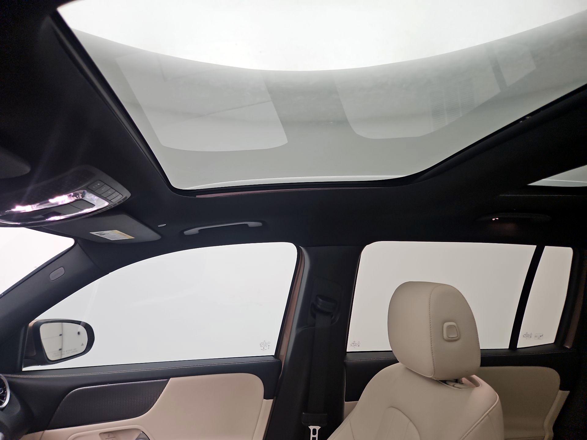 Thumbnail: 2022 Mercedes-Benz GLB - 19