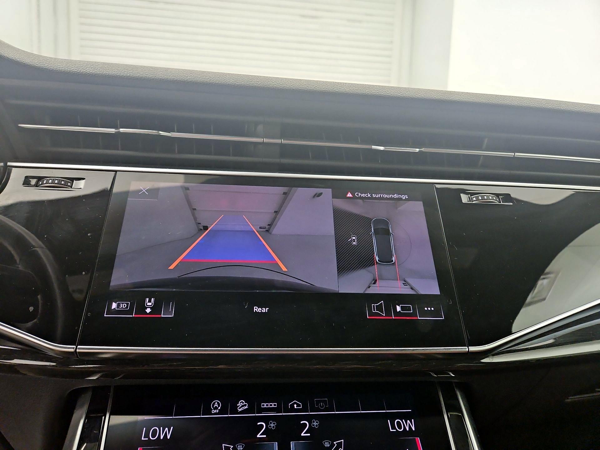 Thumbnail: 2021 Audi Q7 - 15