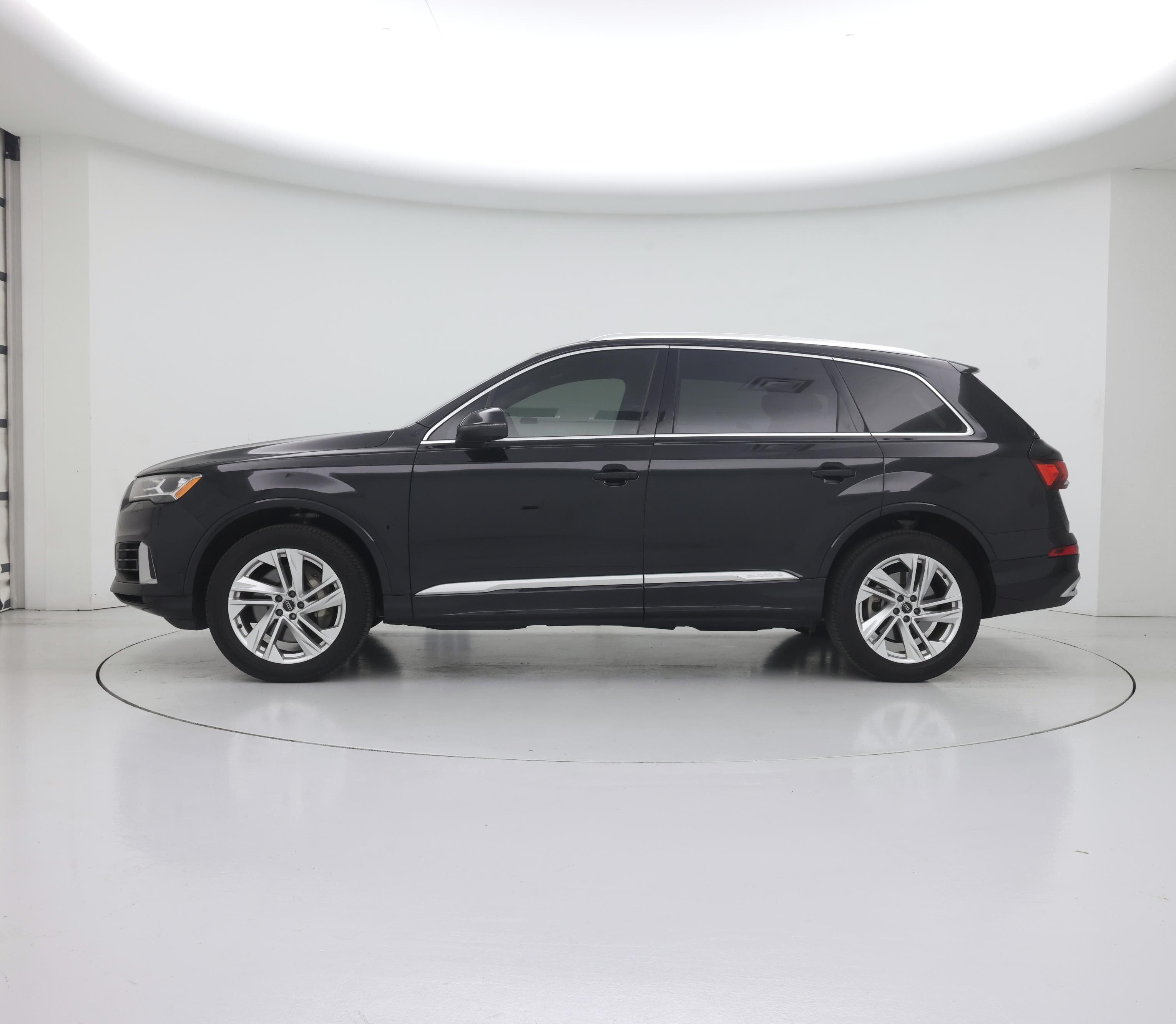 Thumbnail: 2021 Audi Q7 - 3