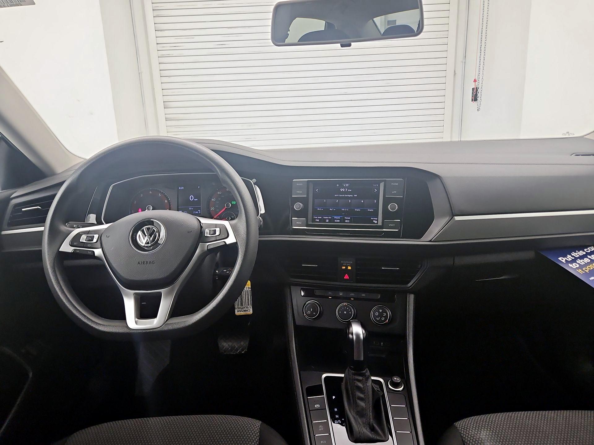 Thumbnail: 2021 Volkswagen Jetta - 9