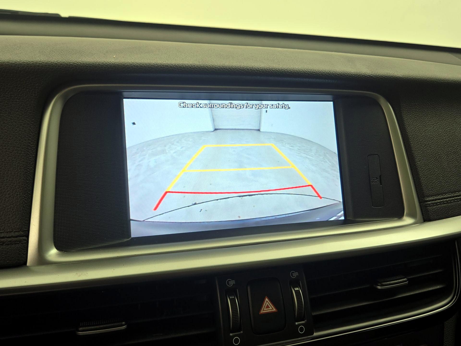 Thumbnail: 2019 Kia Optima - 15