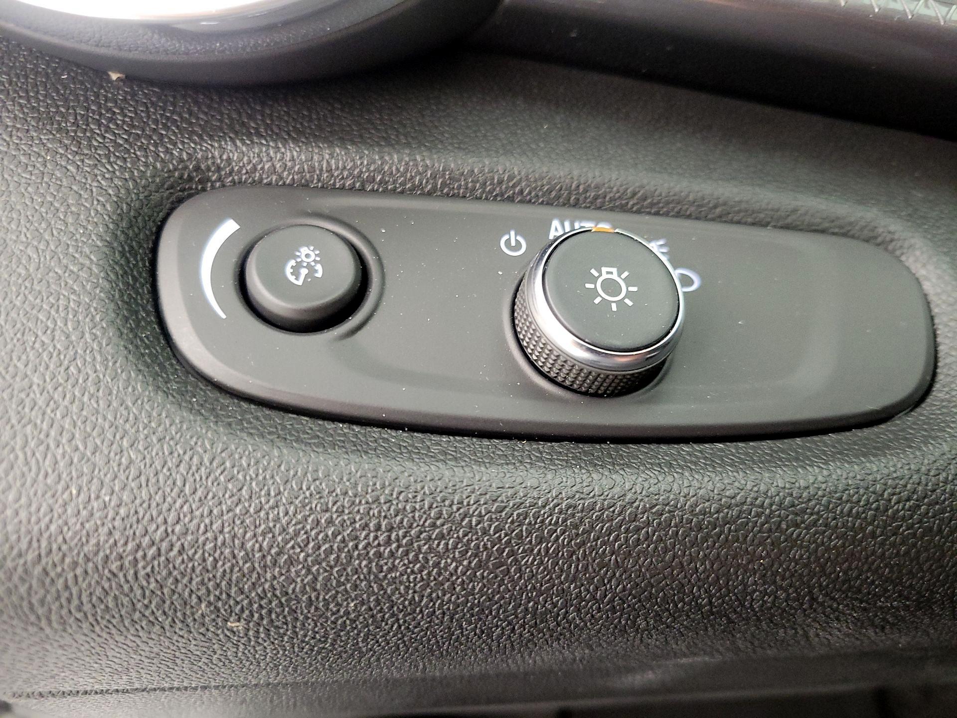 Thumbnail: 2025 Chevrolet Trax - 13