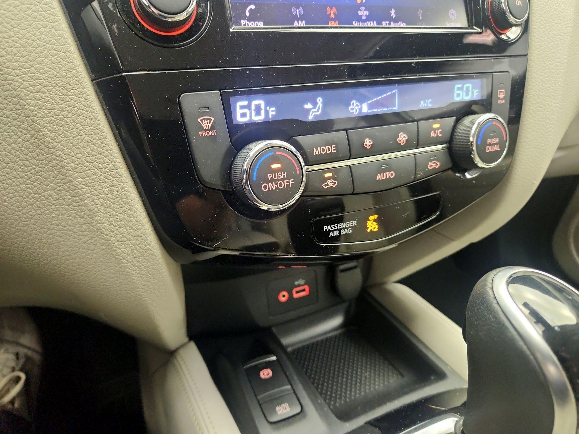 Thumbnail: 2019 Nissan Rogue Sport - 16