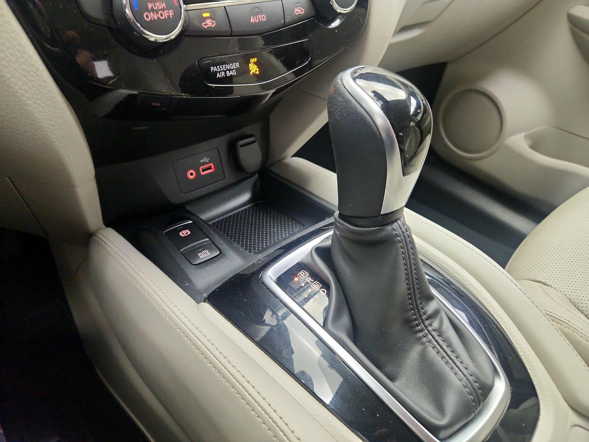 Thumbnail: 2019 Nissan Rogue Sport - 17