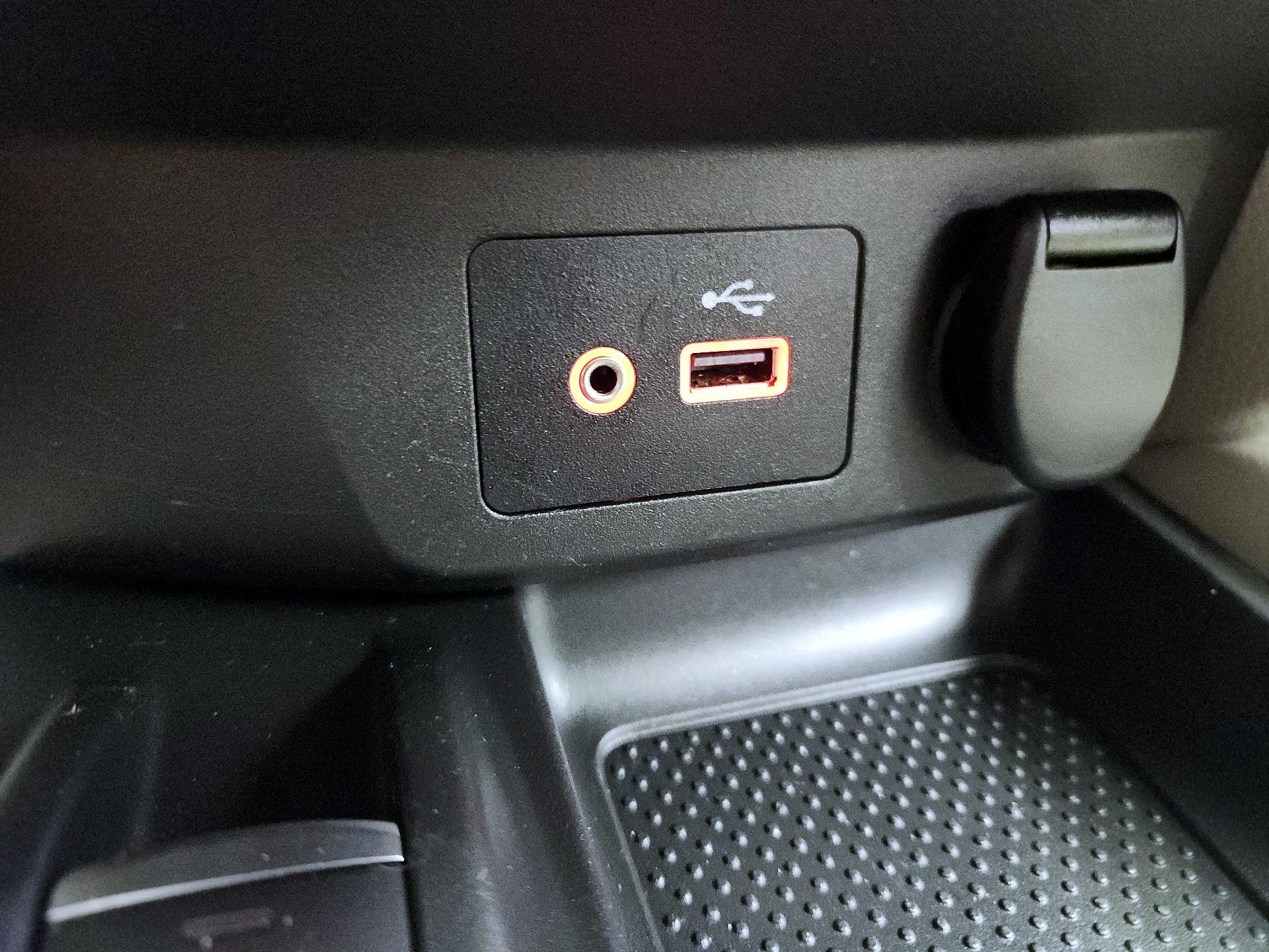 Thumbnail: 2019 Nissan Rogue Sport - 18