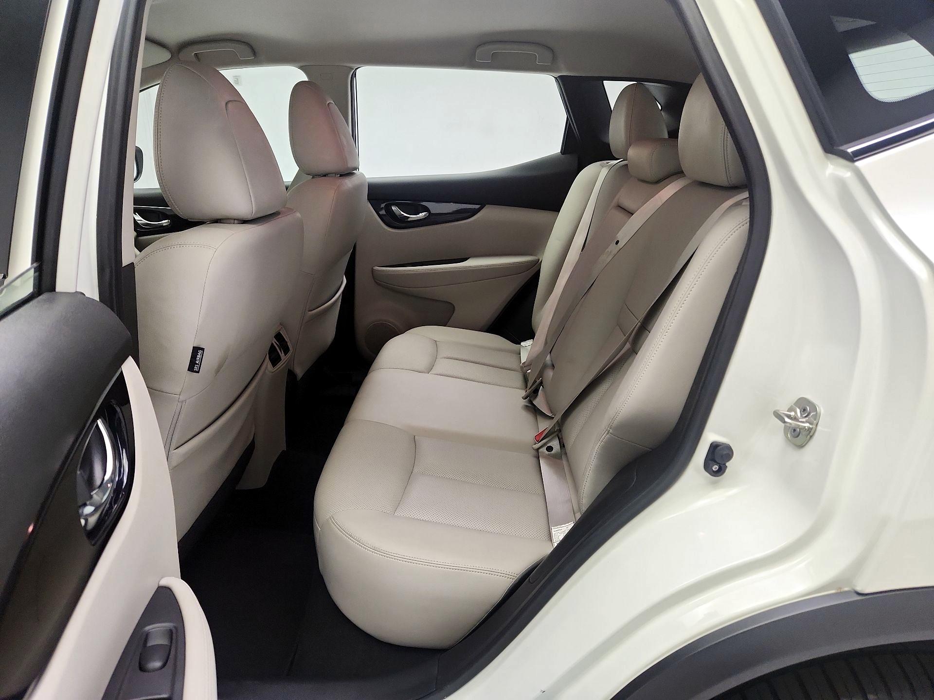 Thumbnail: 2019 Nissan Rogue Sport - 19