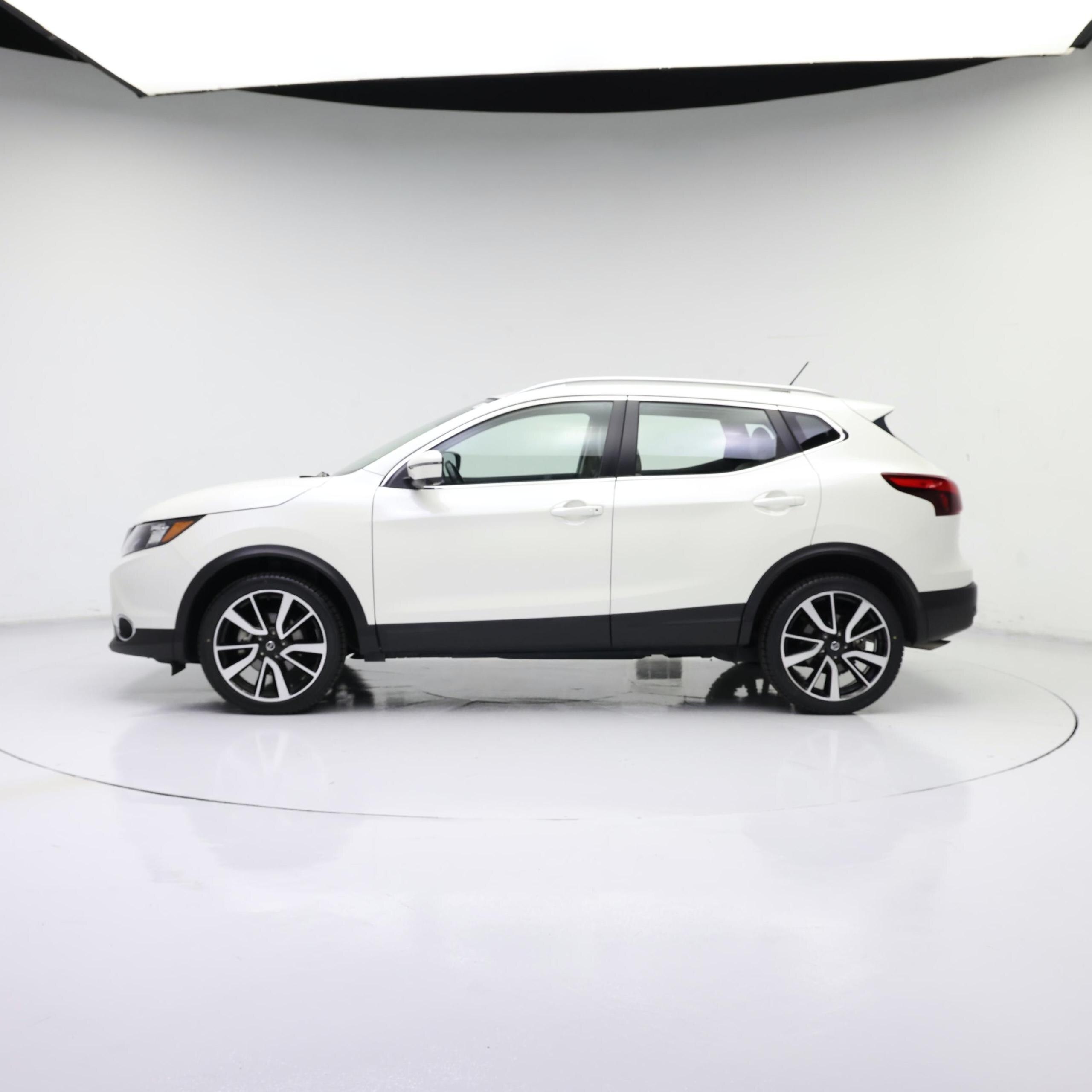 Thumbnail: 2019 Nissan Rogue Sport - 3