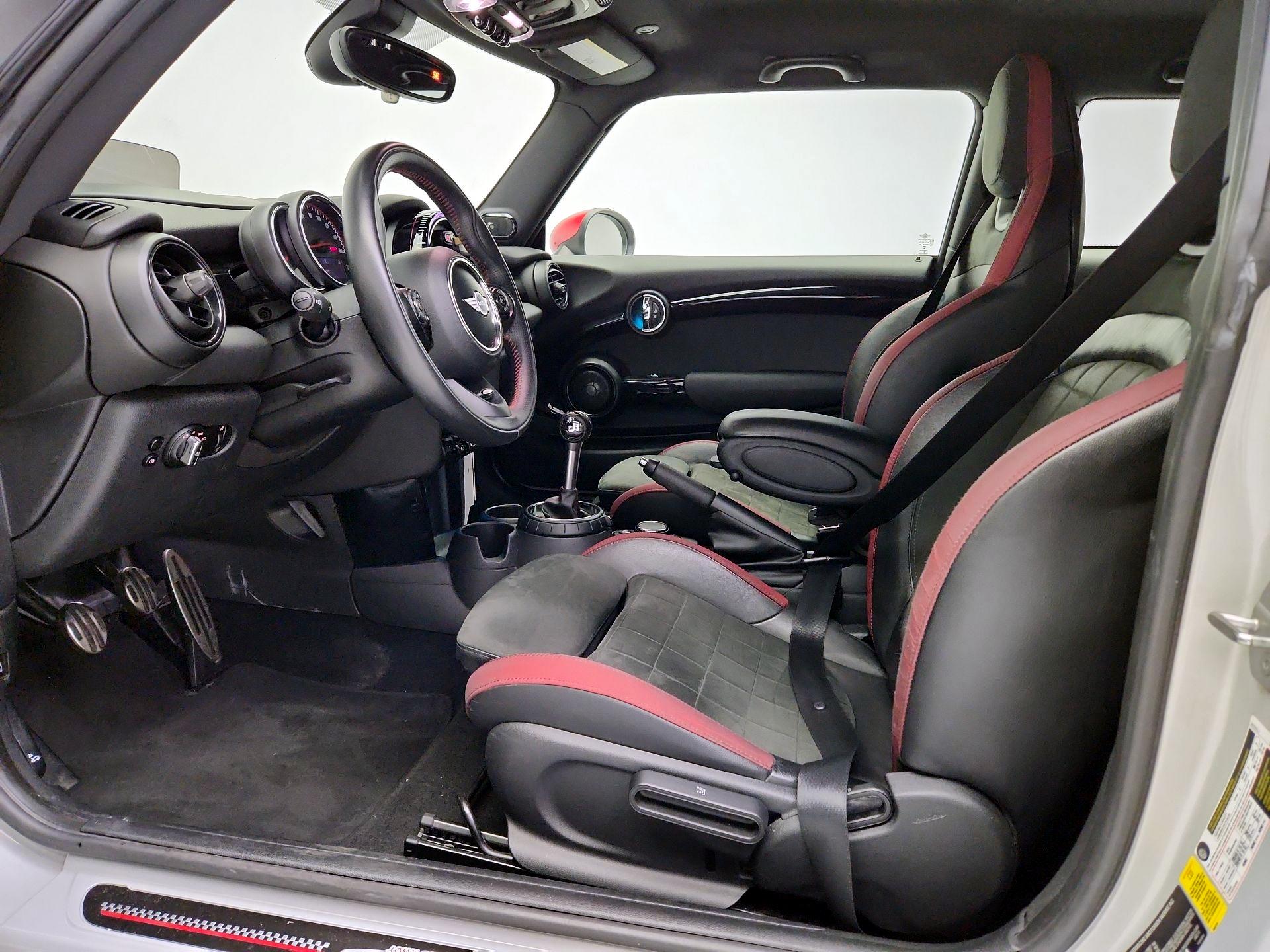 Thumbnail: 2015 MINI Cooper Hardtop - 11