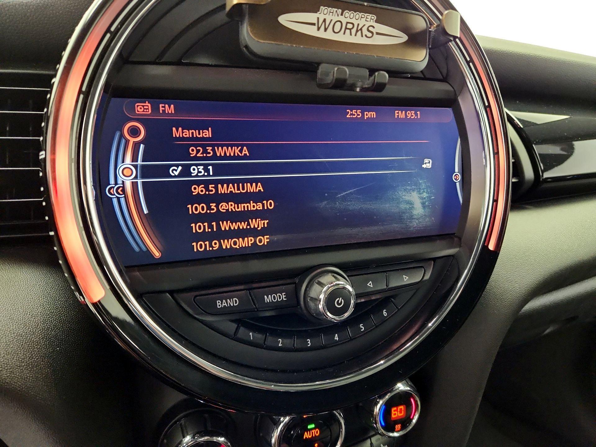 Thumbnail: 2015 MINI Cooper Hardtop - 16