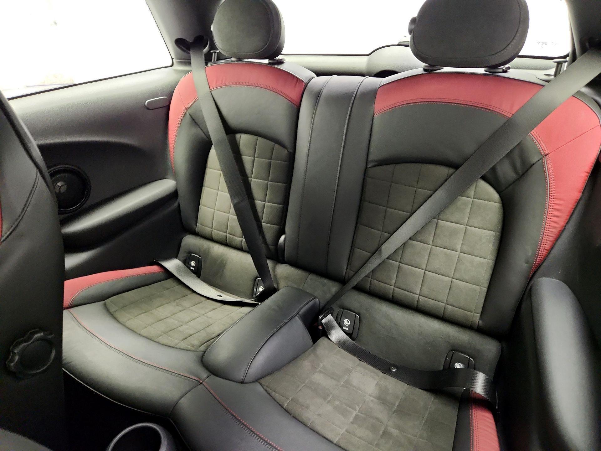 Thumbnail: 2015 MINI Cooper Hardtop - 20