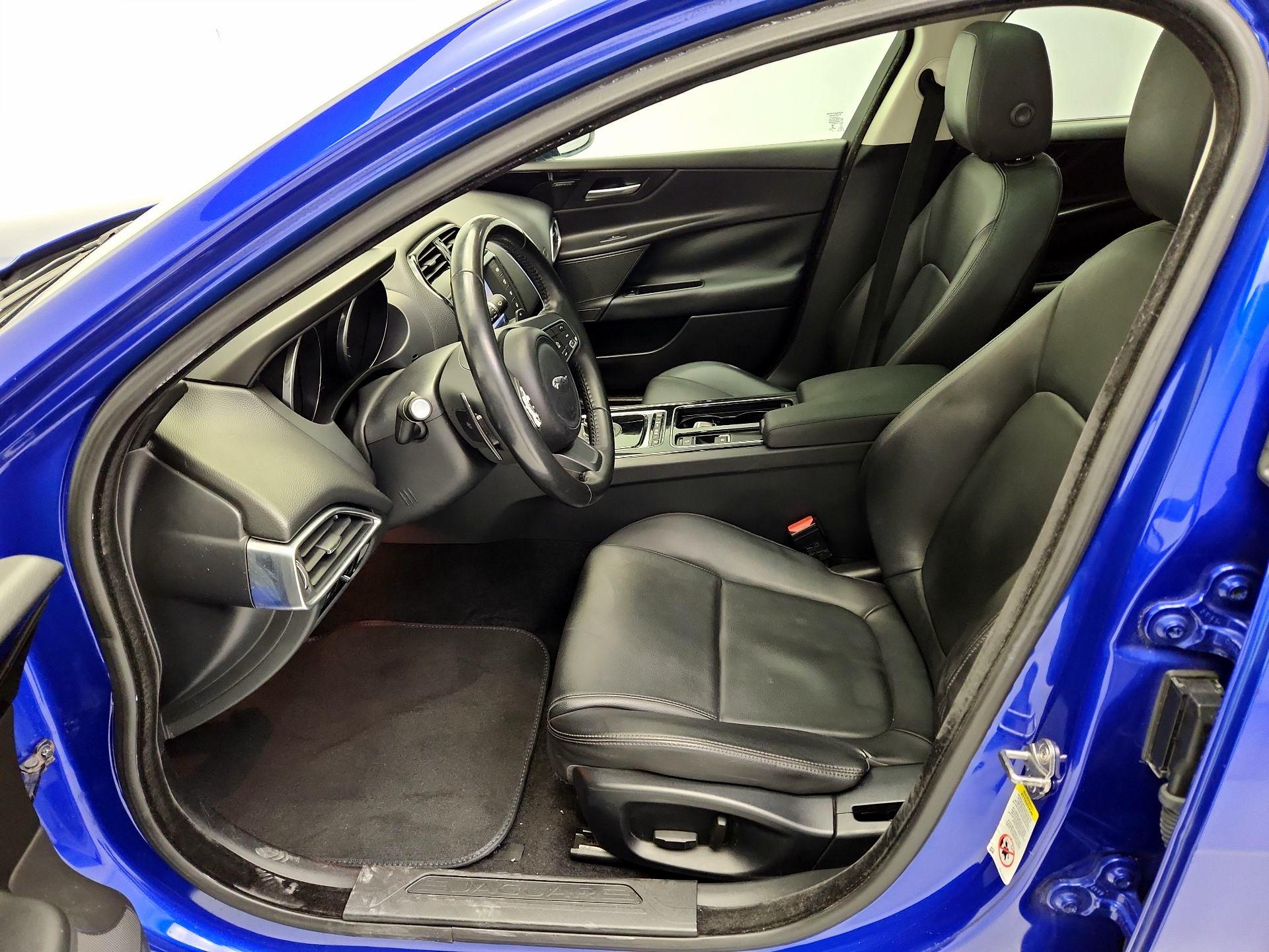 Thumbnail: 2018 Jaguar XE - 11