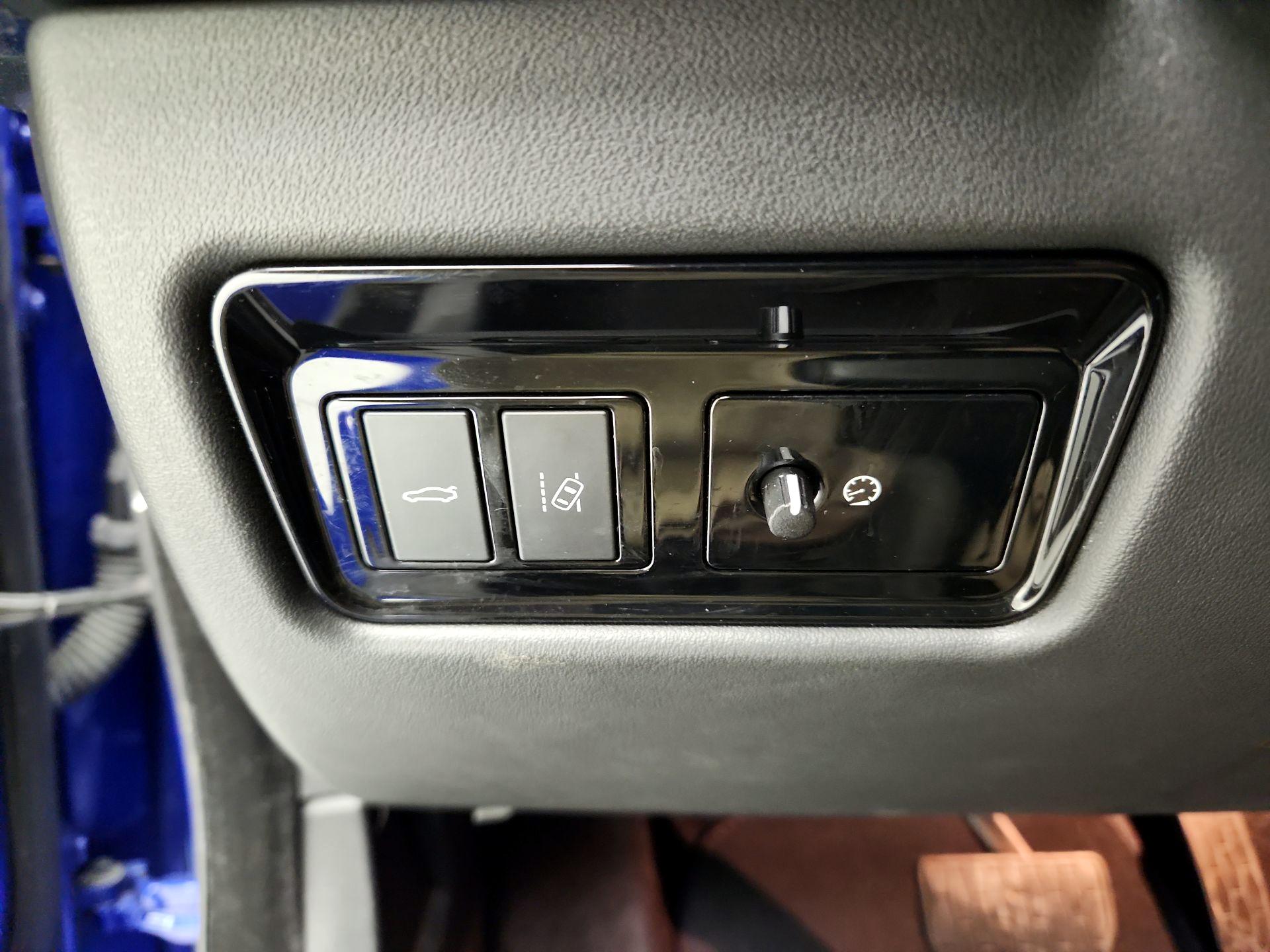 Thumbnail: 2018 Jaguar XE - 13