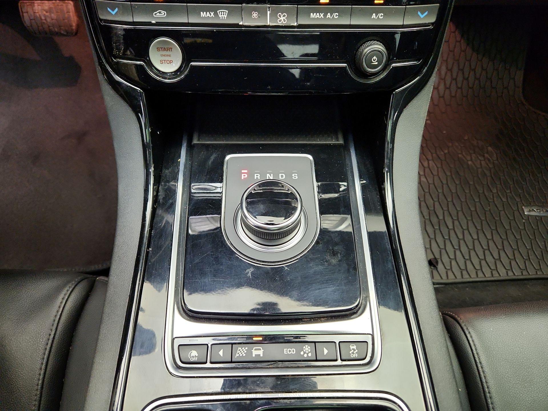 Thumbnail: 2018 Jaguar XE - 18