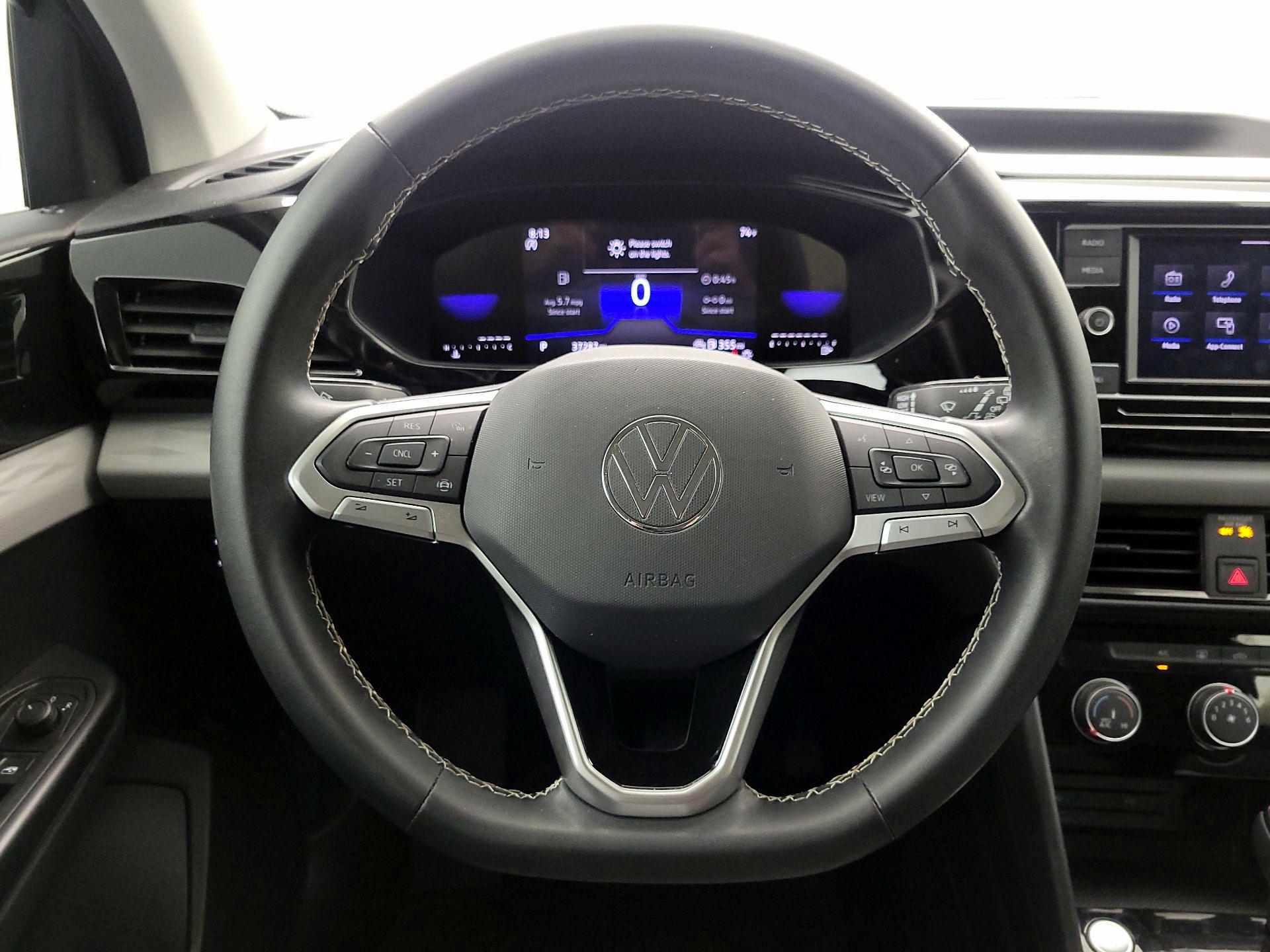 Thumbnail: 2023 Volkswagen Taos - 10